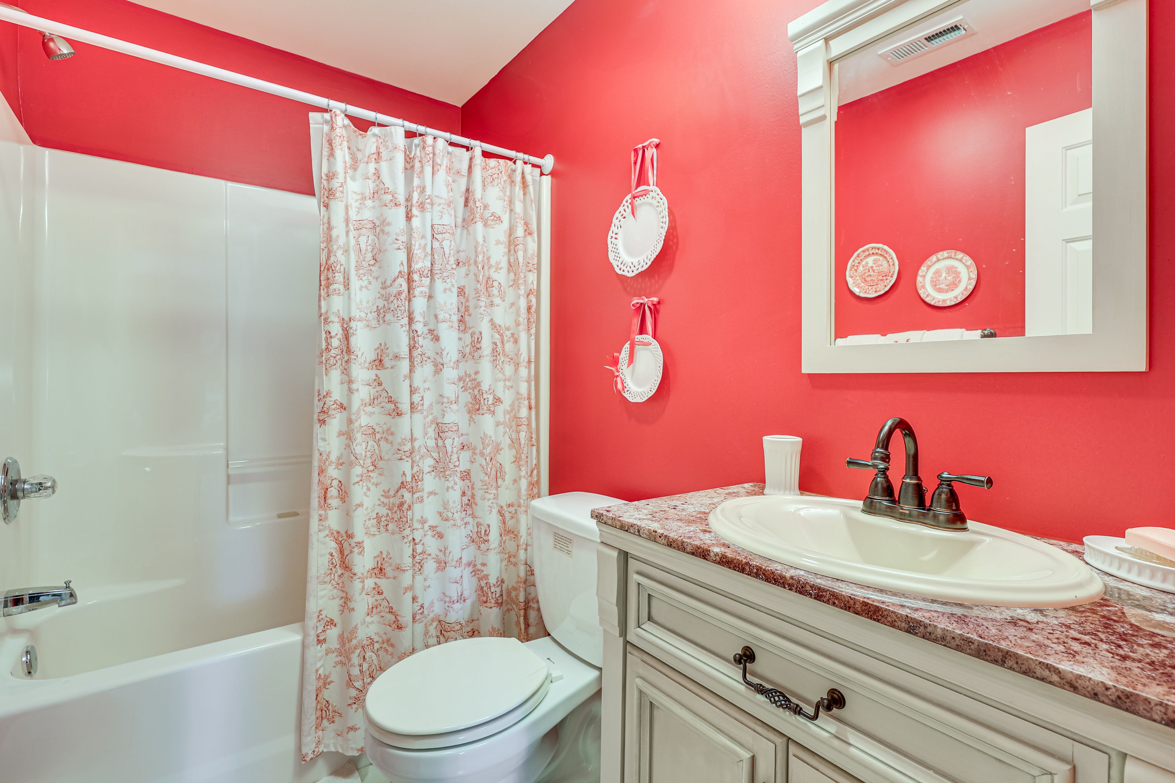 En-Suite Bathroom | Ground Floor