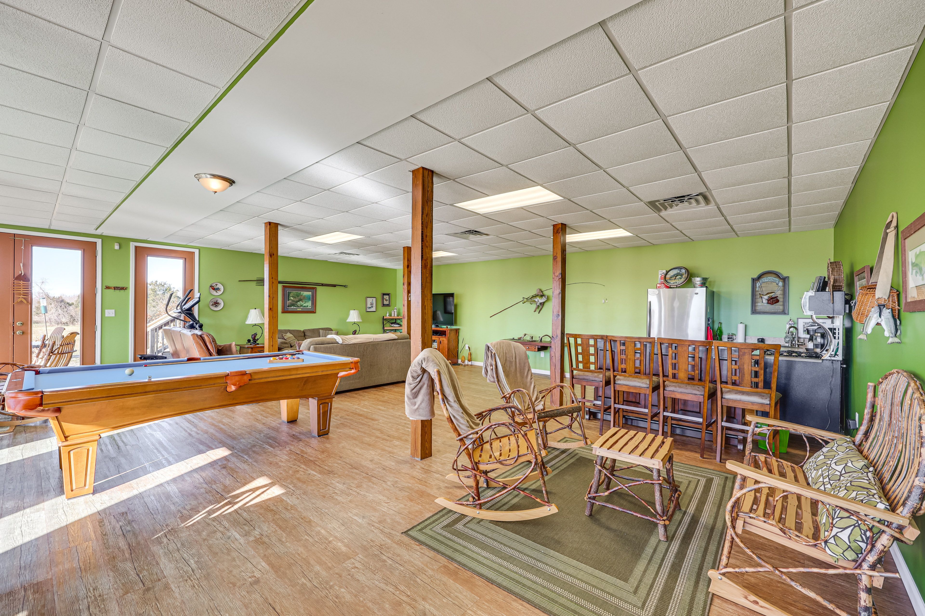 Den | Telescope | Games | Smart TV