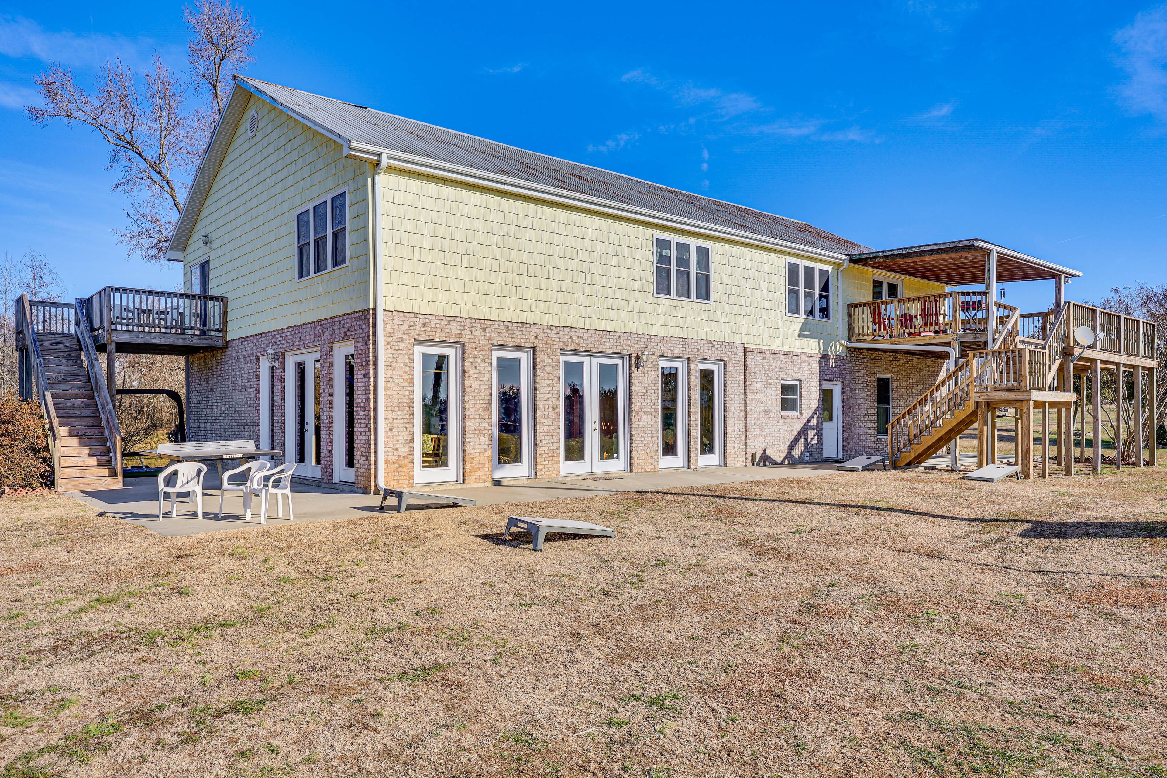 Outdoor Living Space | Cornhole | Patio w/ Ping-Pong | Fire Pit