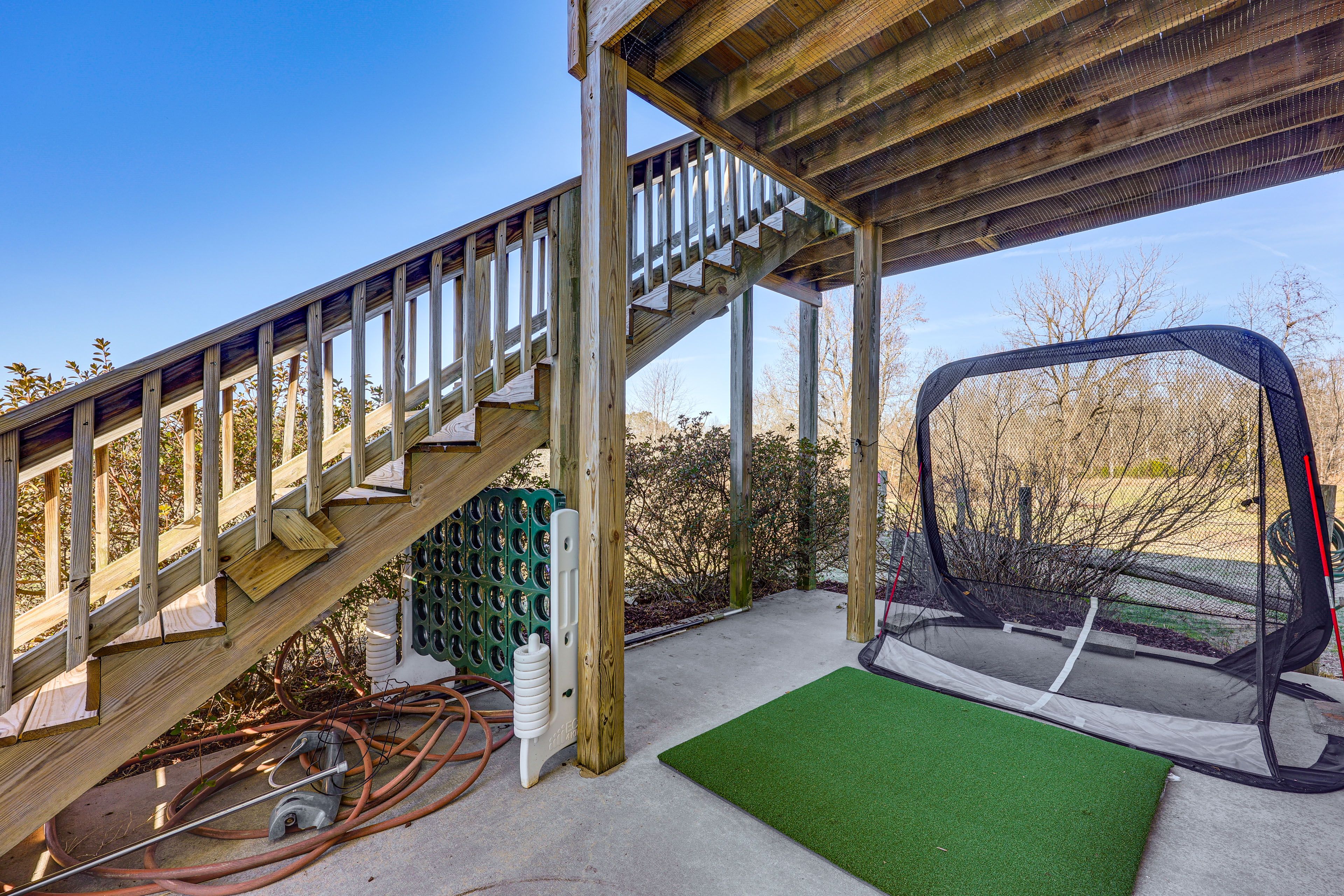 Outdoor Living Space | Golf Driving/Hitting Net | Frisbee Golf