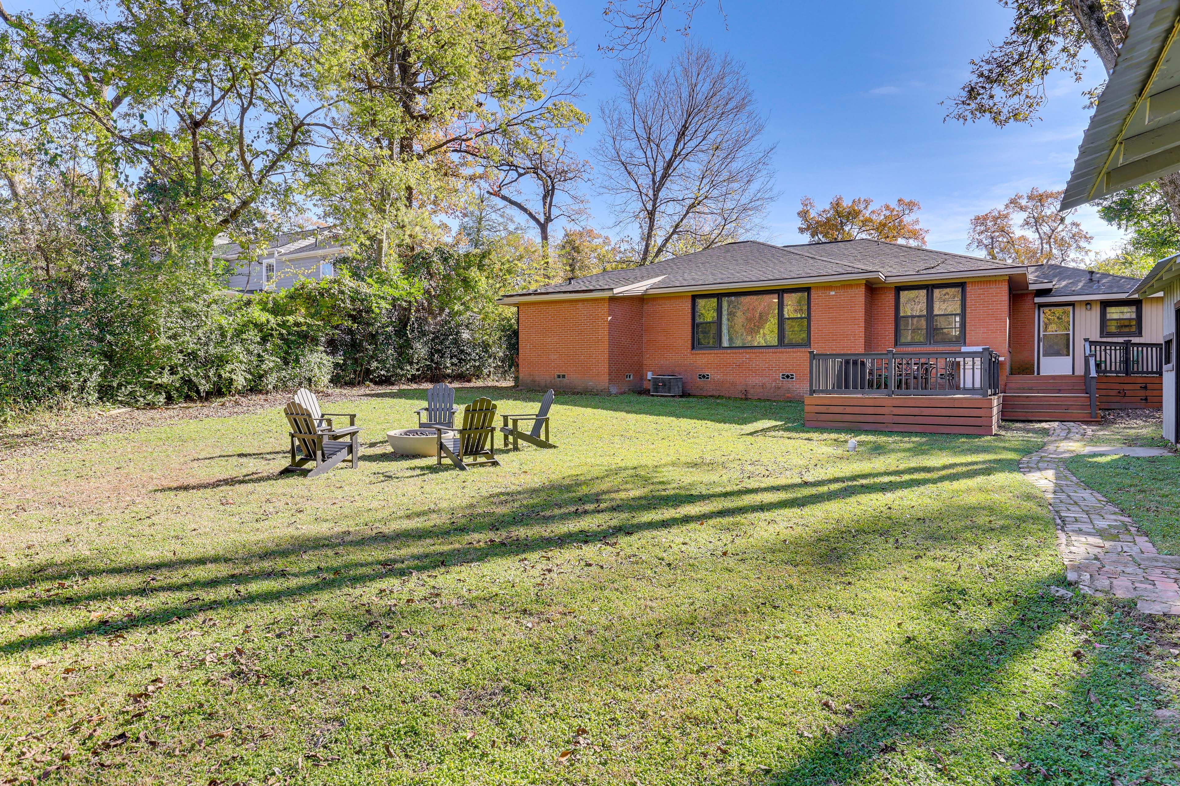 Backyard | Fire Pit | Single-Story Home