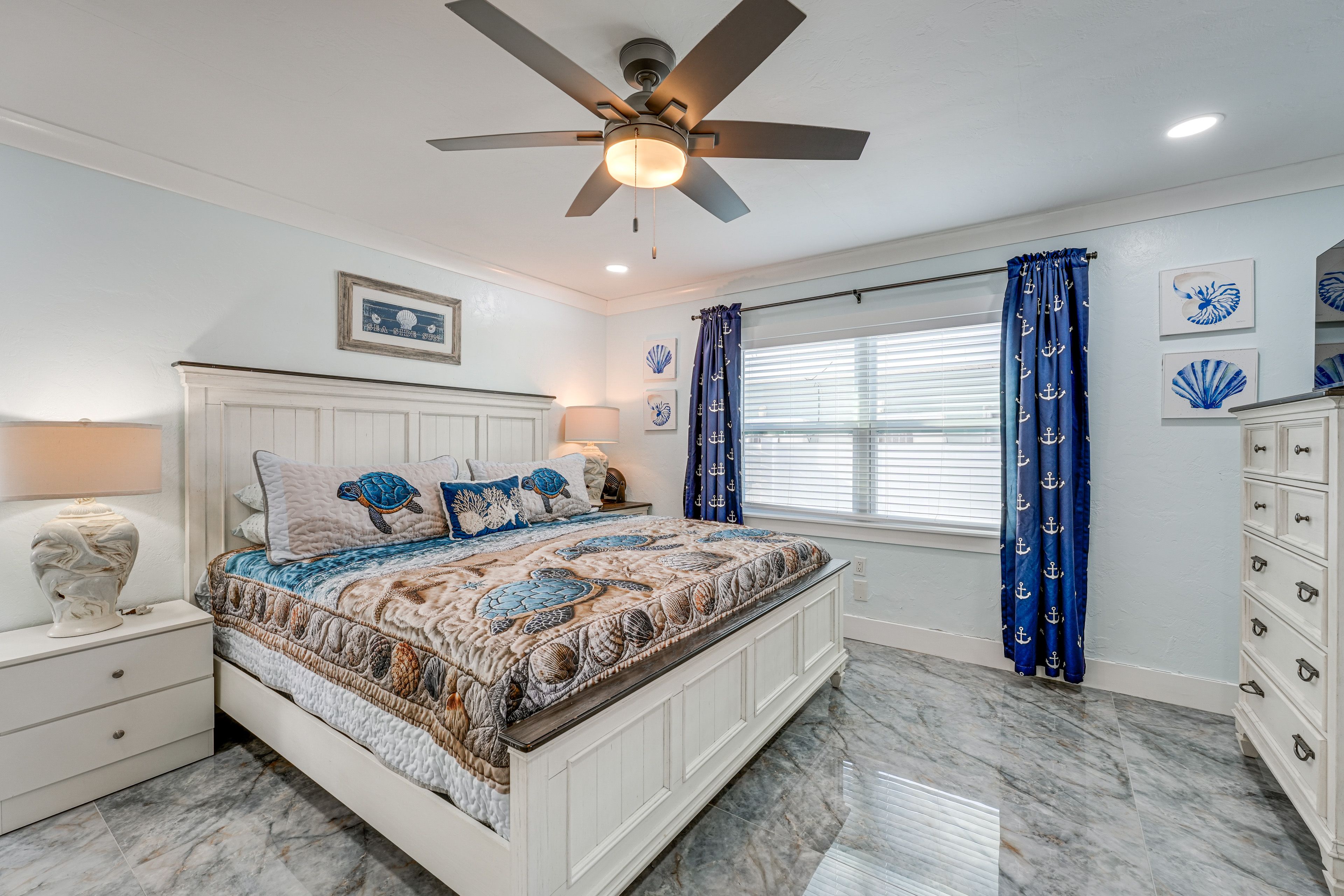 Bedroom 1 | King Bed | En-Suite Bathroom