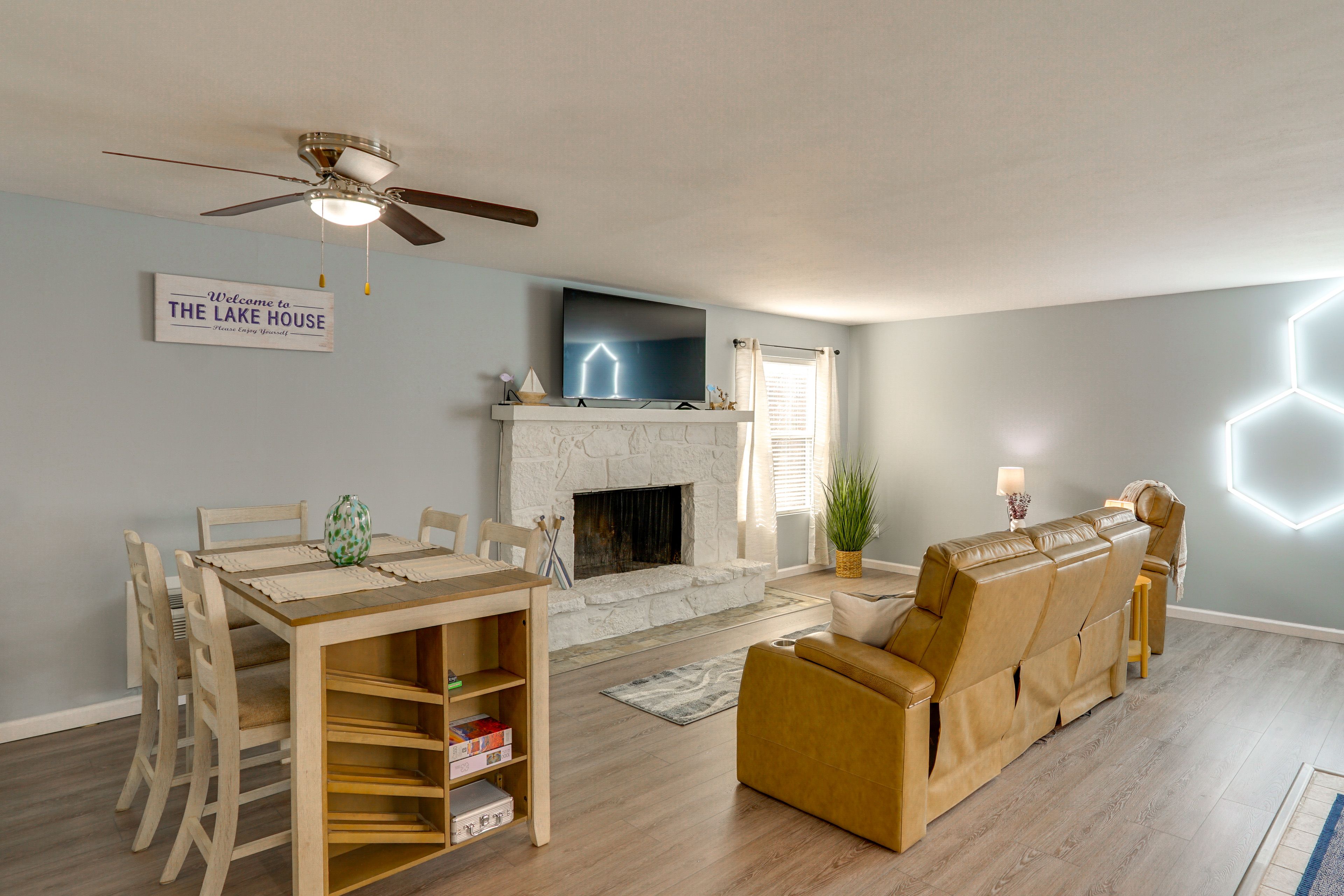 Osage Beach Vacation Rental | 2BR | 1.5BR | 1,500 Sq Ft | Stairs Required