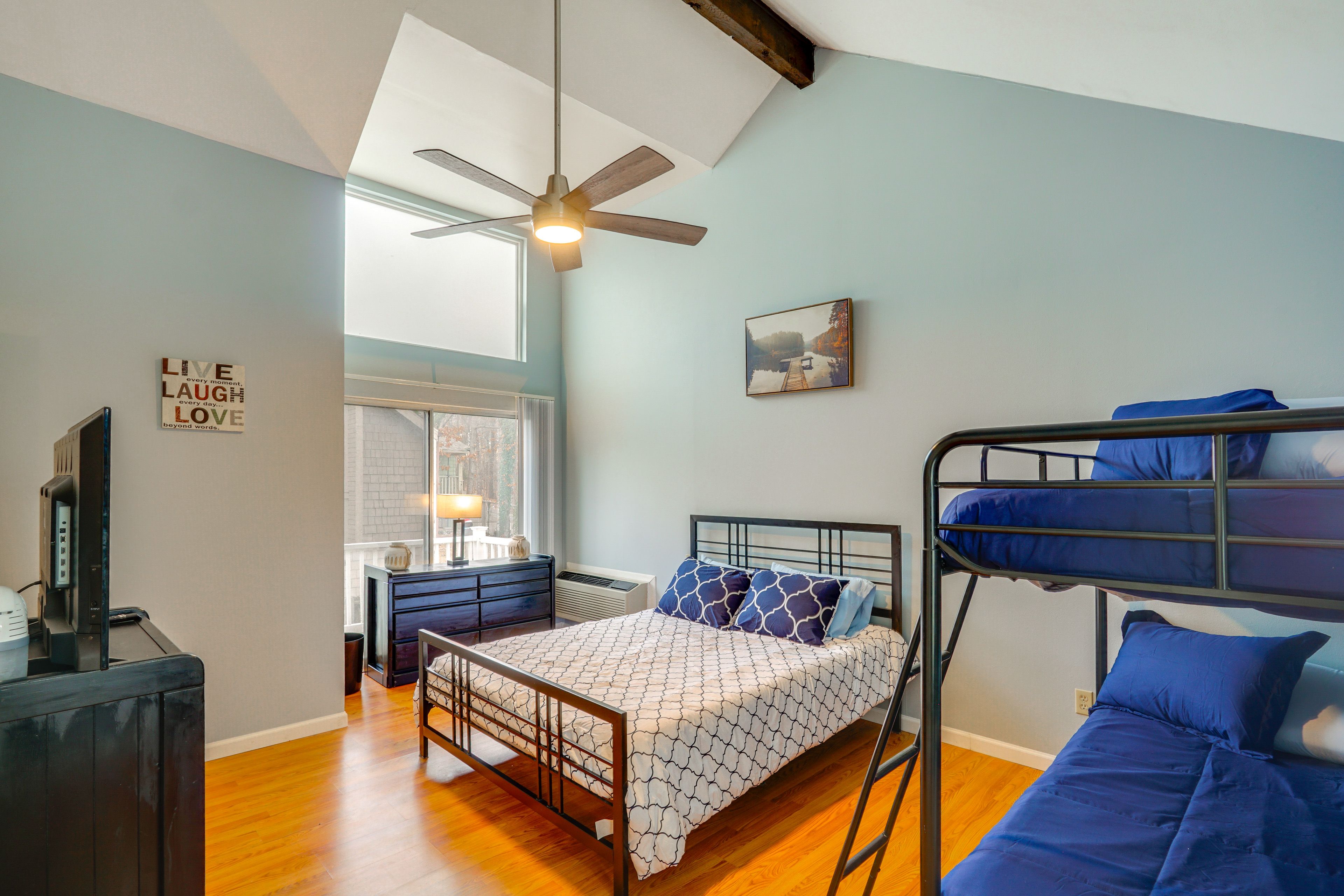 Bedroom 2 | Queen Bed | Twin Bunk Bed | 2nd Floor