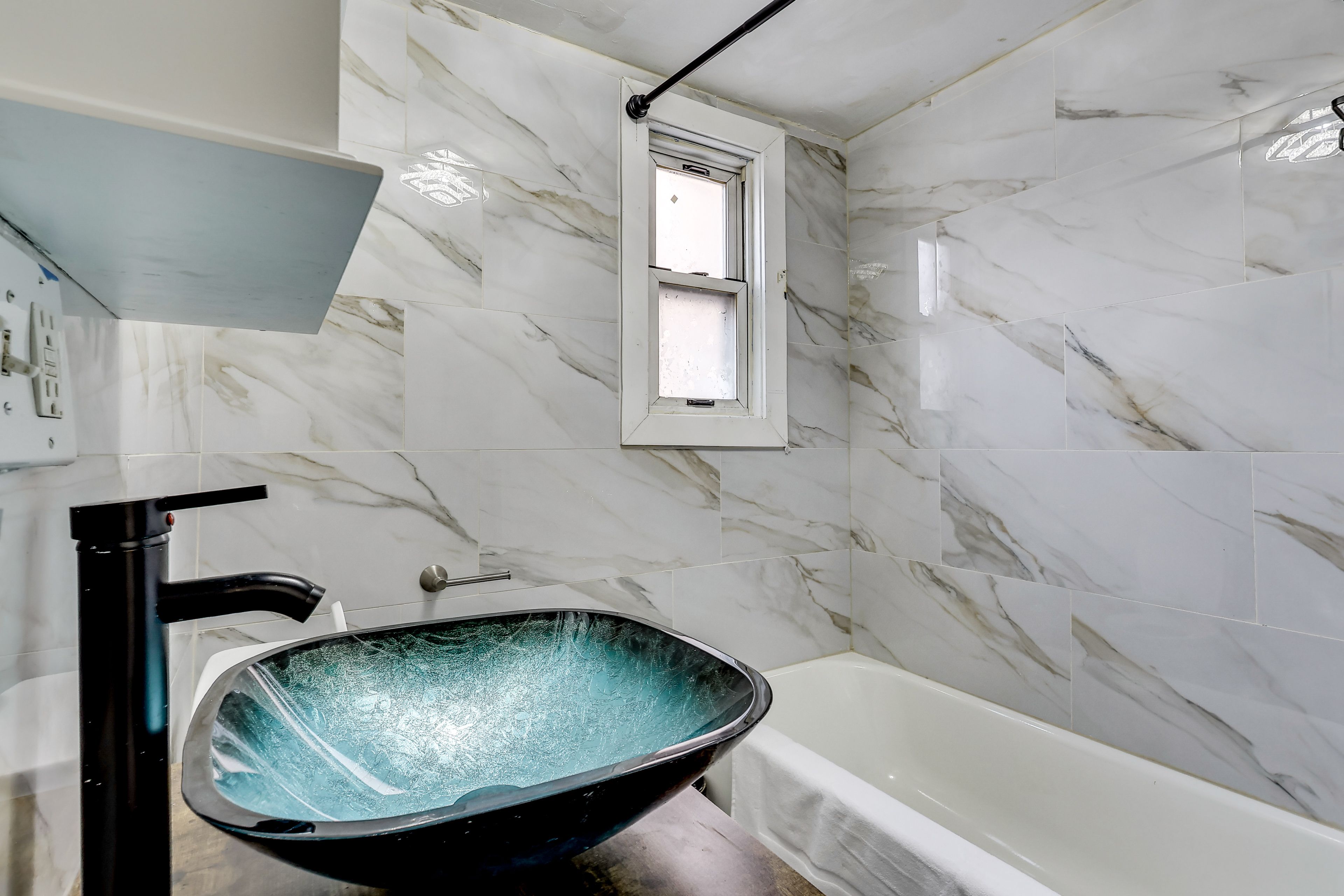 Full Bath | Towels | Hair Dryer