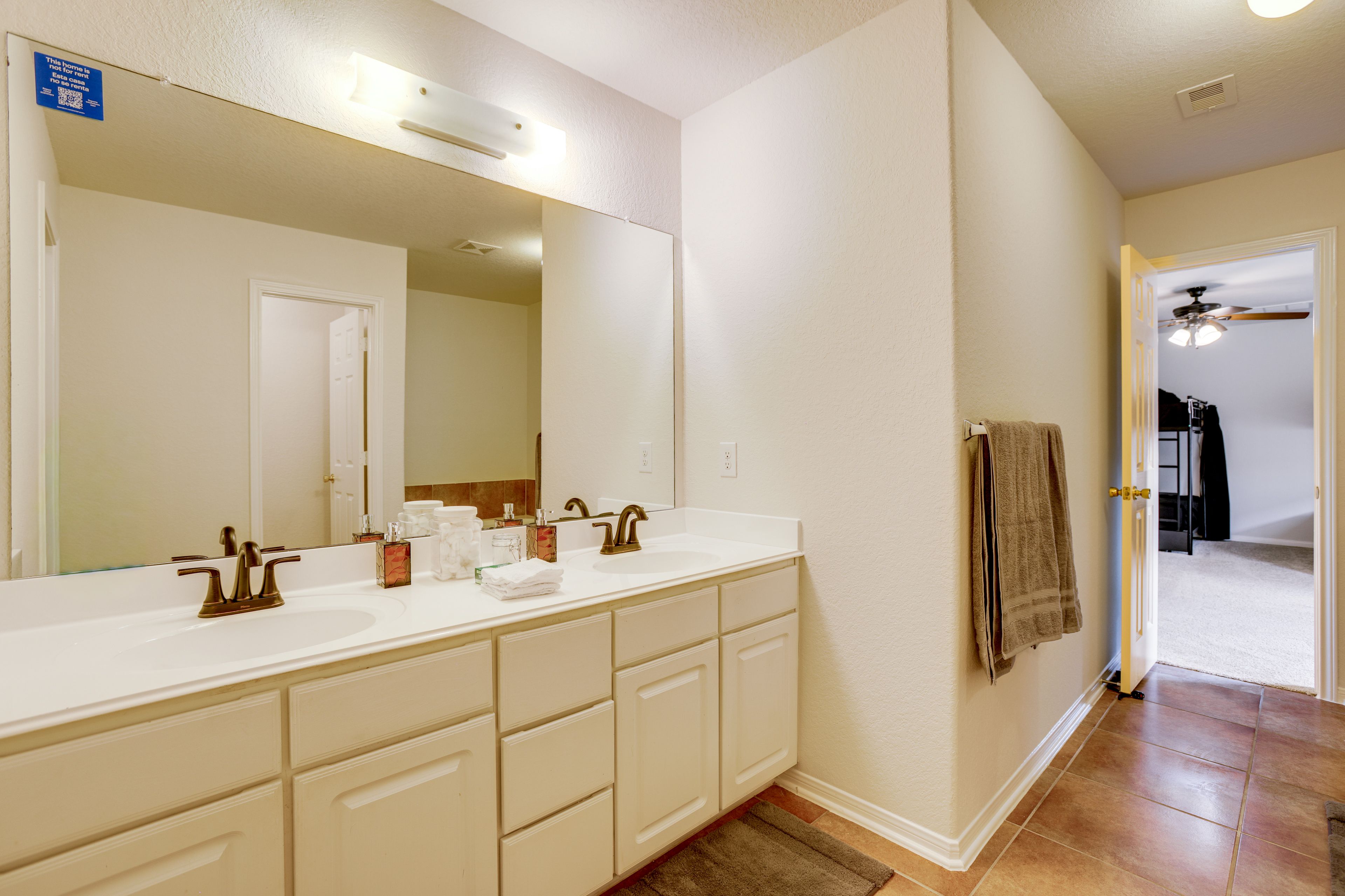 Full Bathroom | 1st Floor