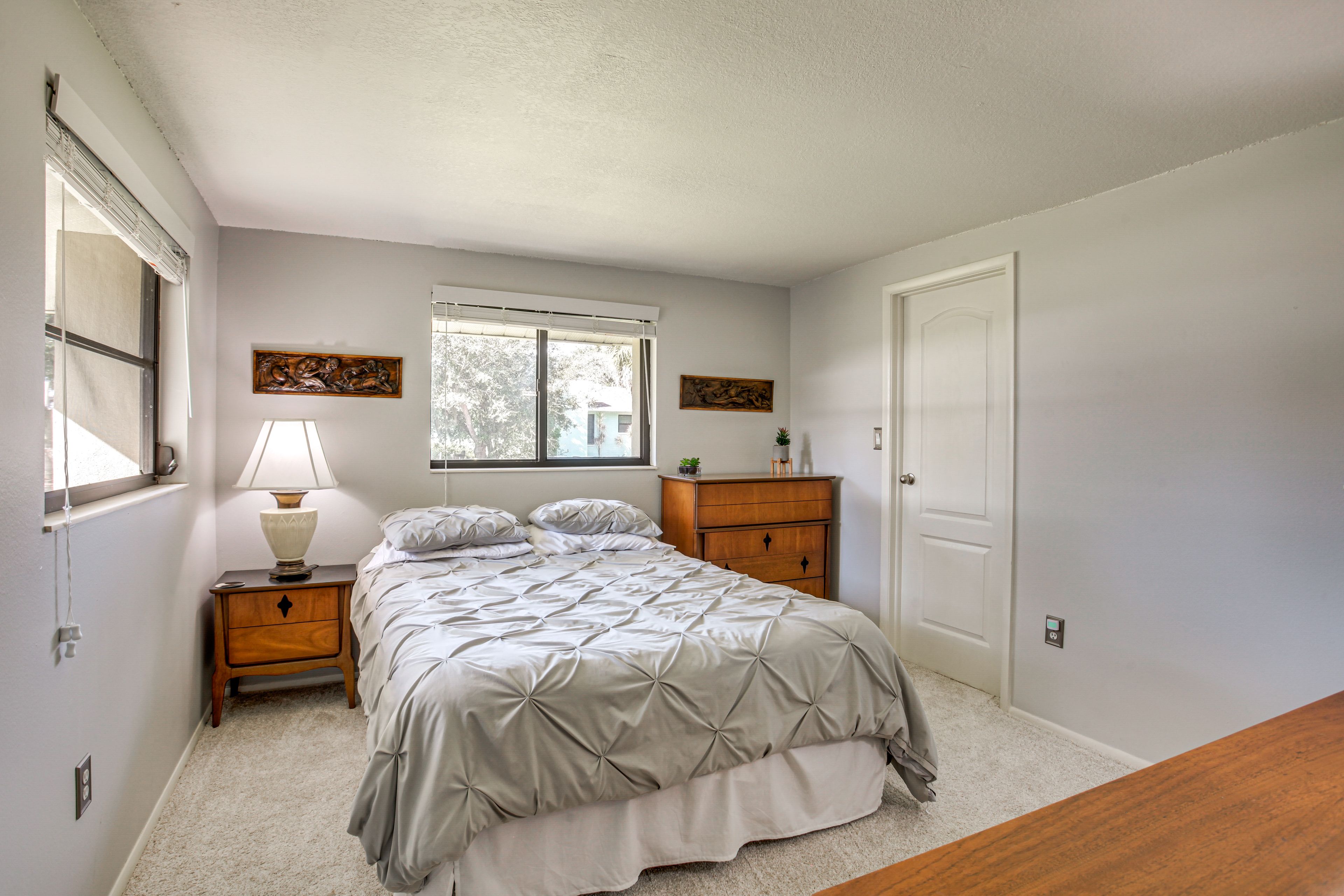 Bedroom 2 | Queen Bed