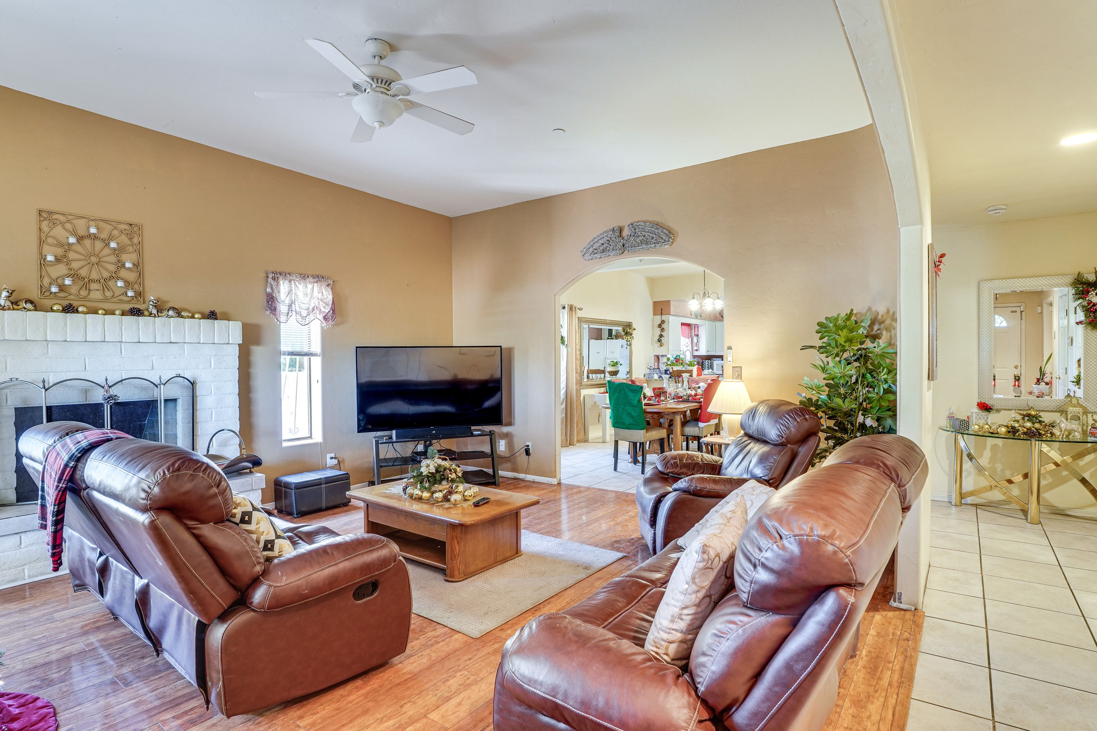 Living Room | Free WiFi | Central A/C & Heat