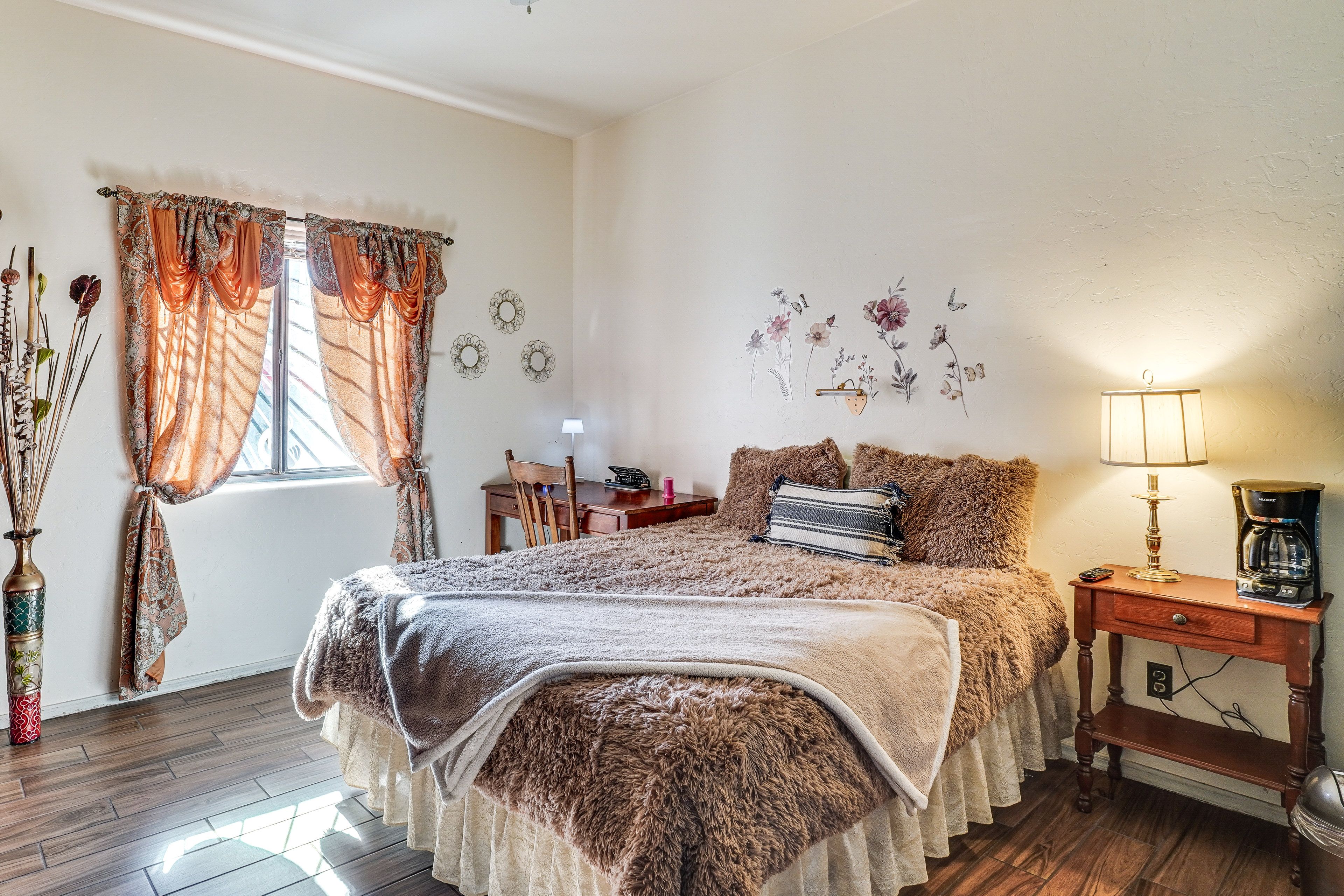 Bedroom 2 | Queen Bed