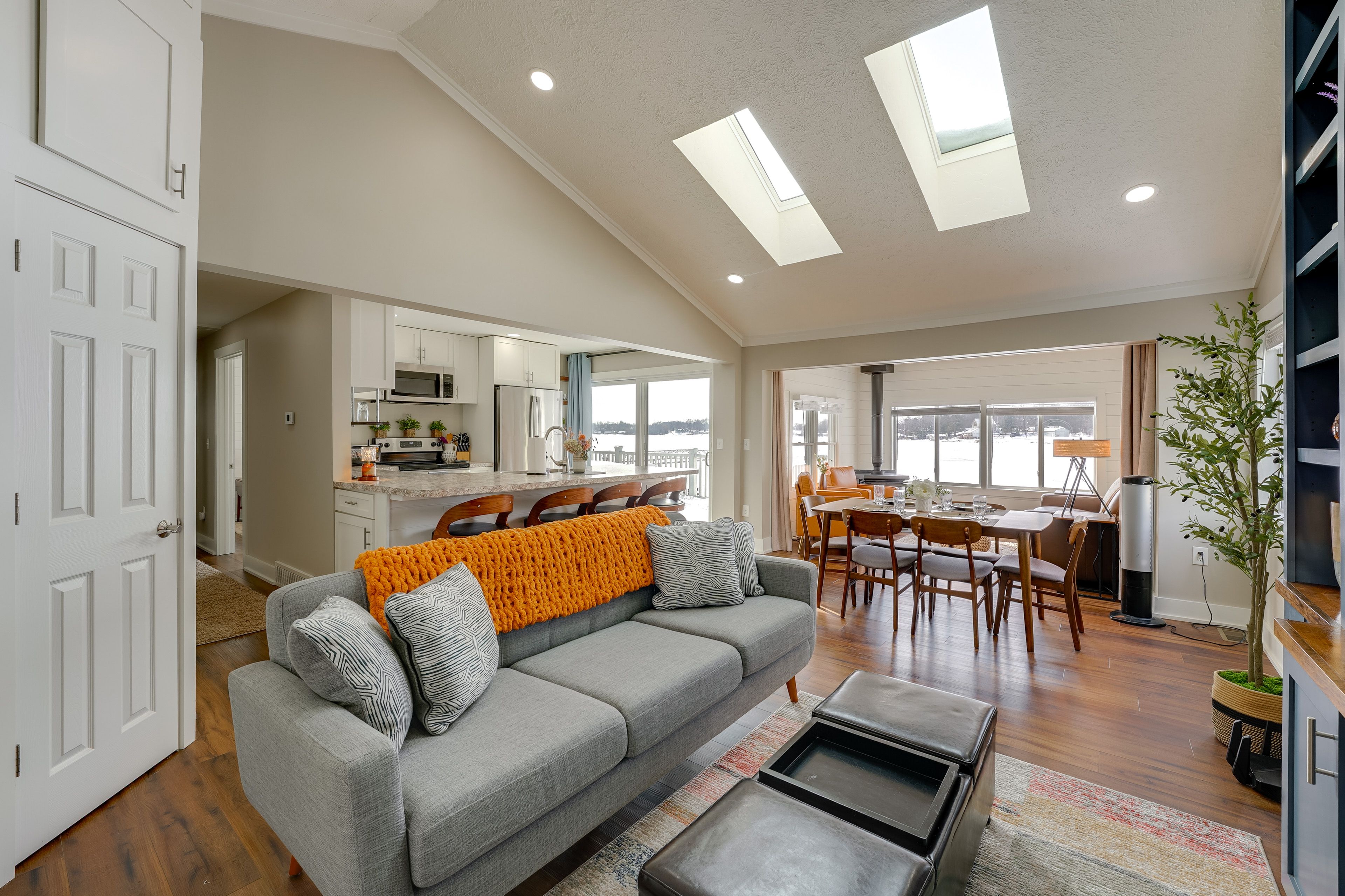 Living Room | Free WiFi