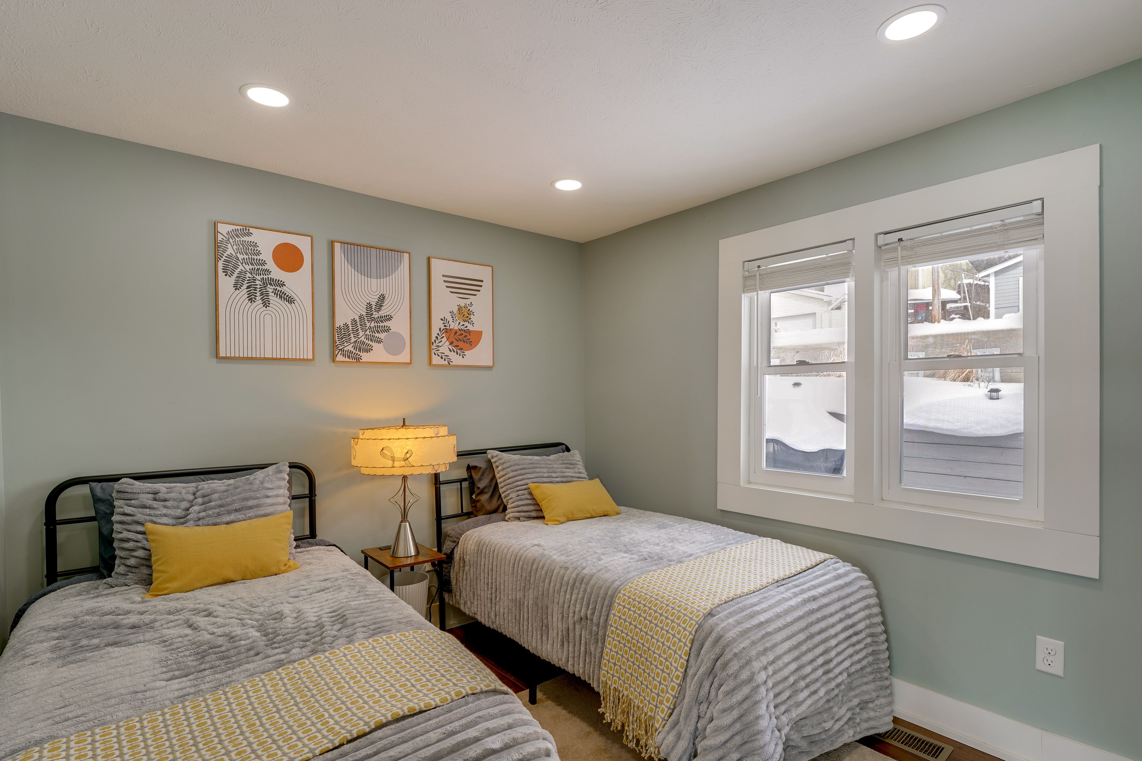 Bedroom 2 | 2 Twin Beds