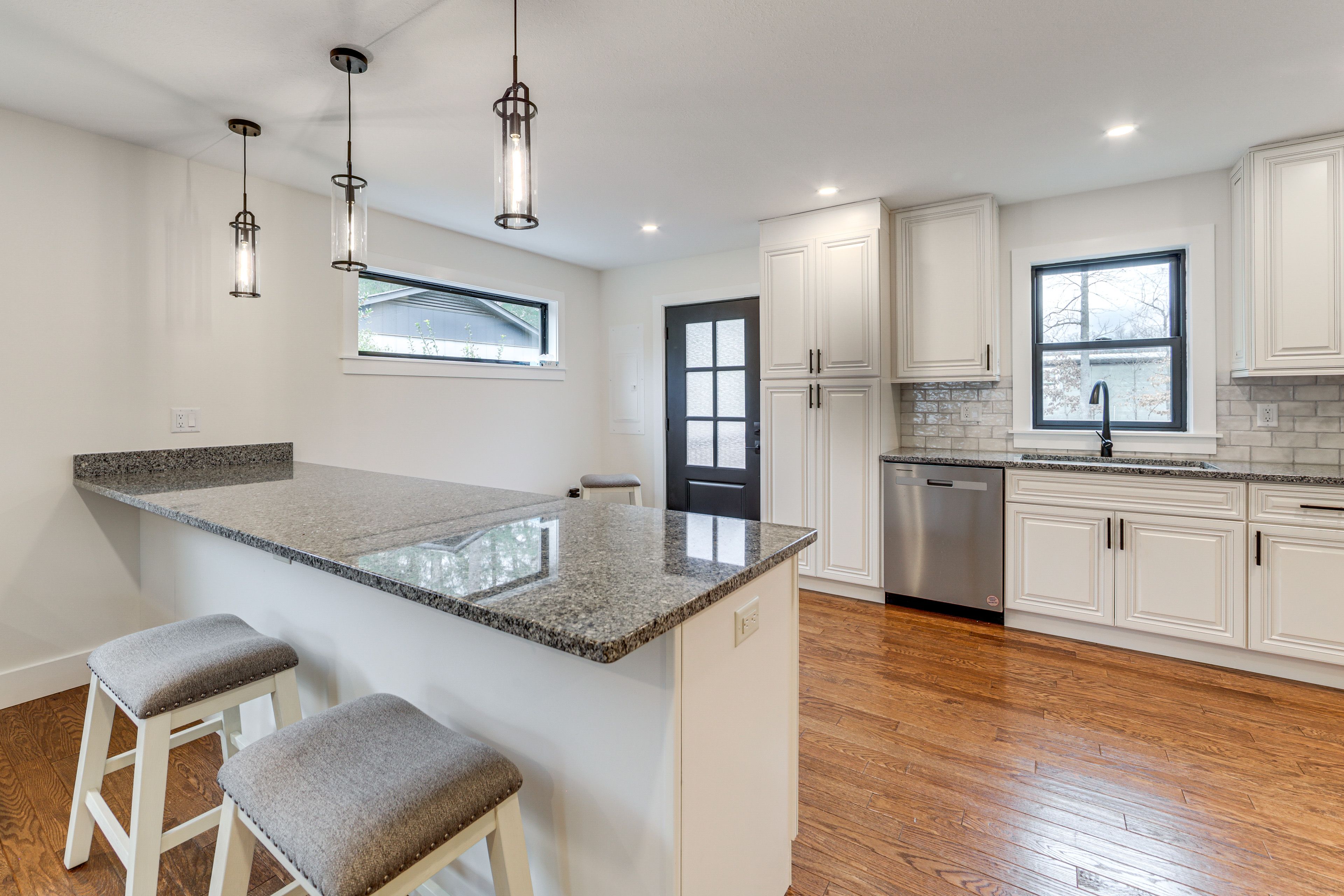 Kitchen | Breakfast Bar | Cooking Basics