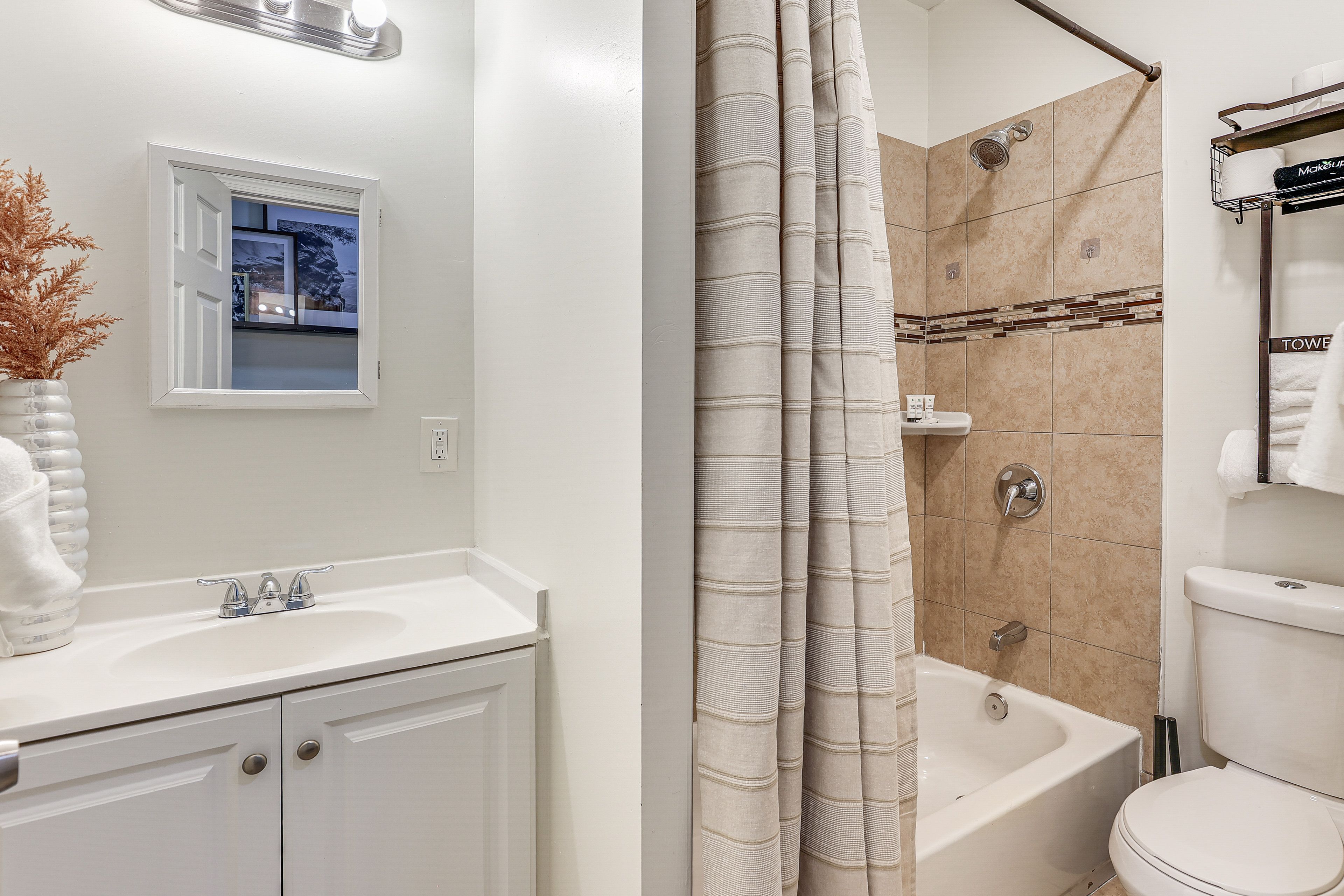 Bathroom | 2nd Floor