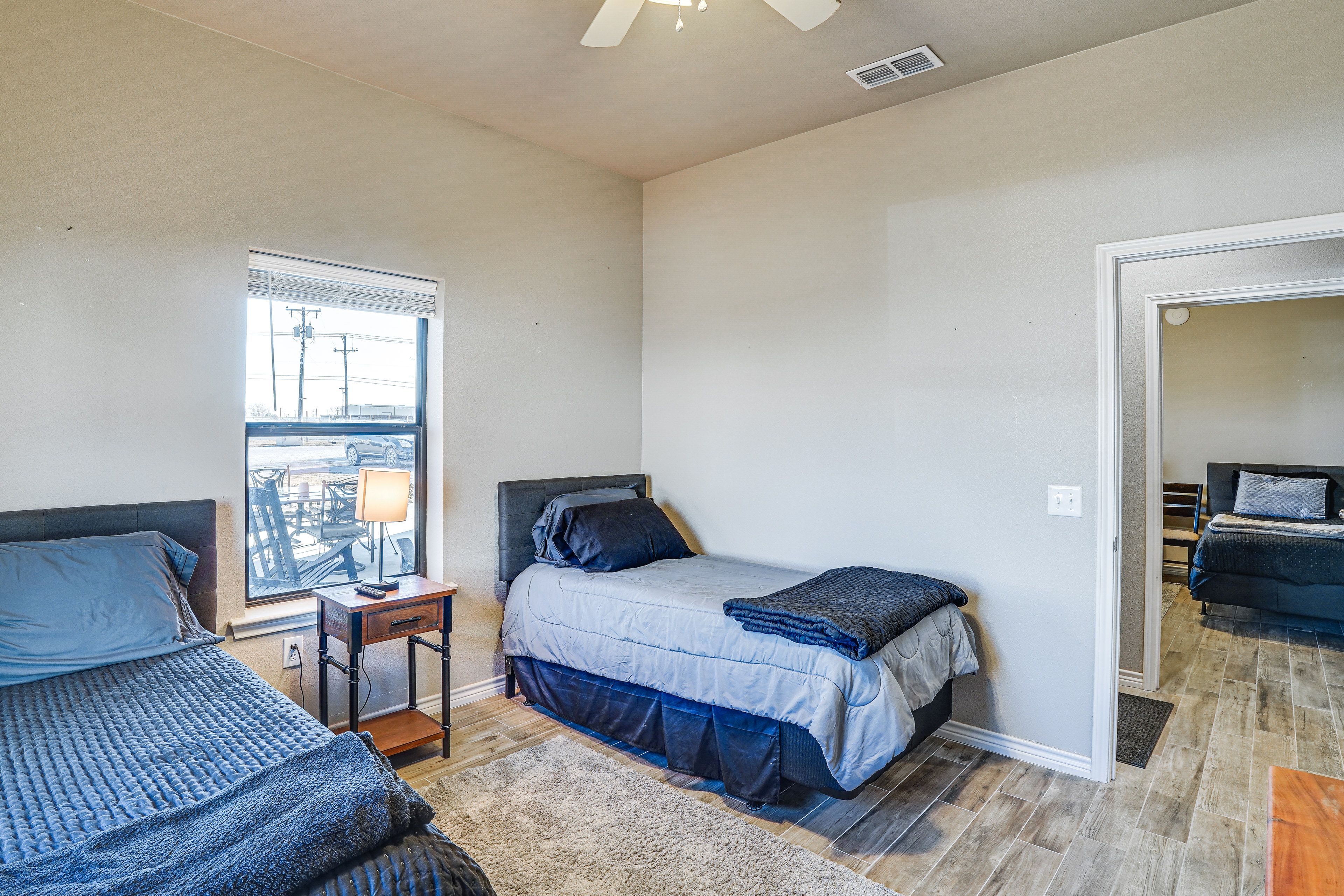 Bedroom 2 | 2 Twin Beds