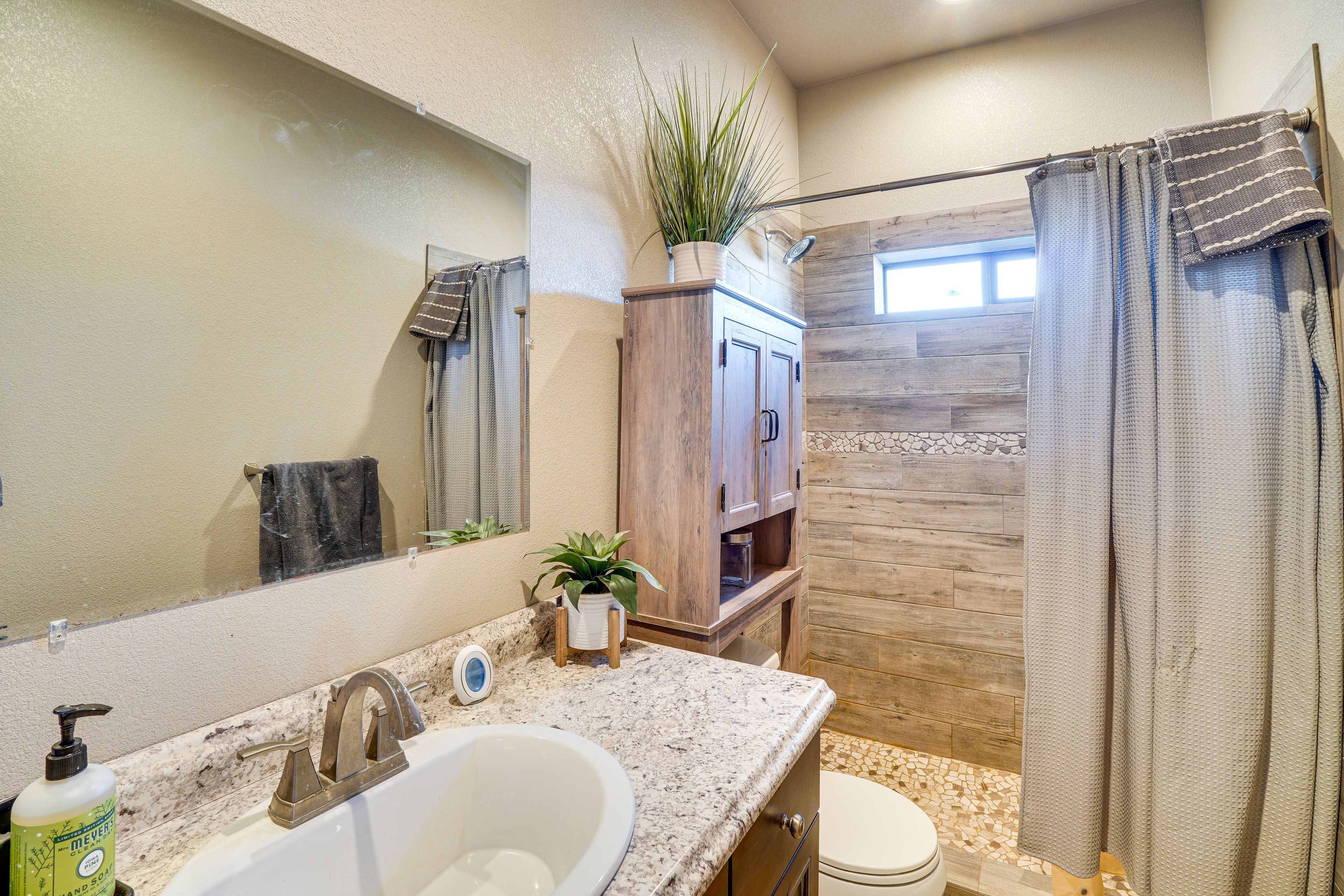 Bathroom | Towels Provided