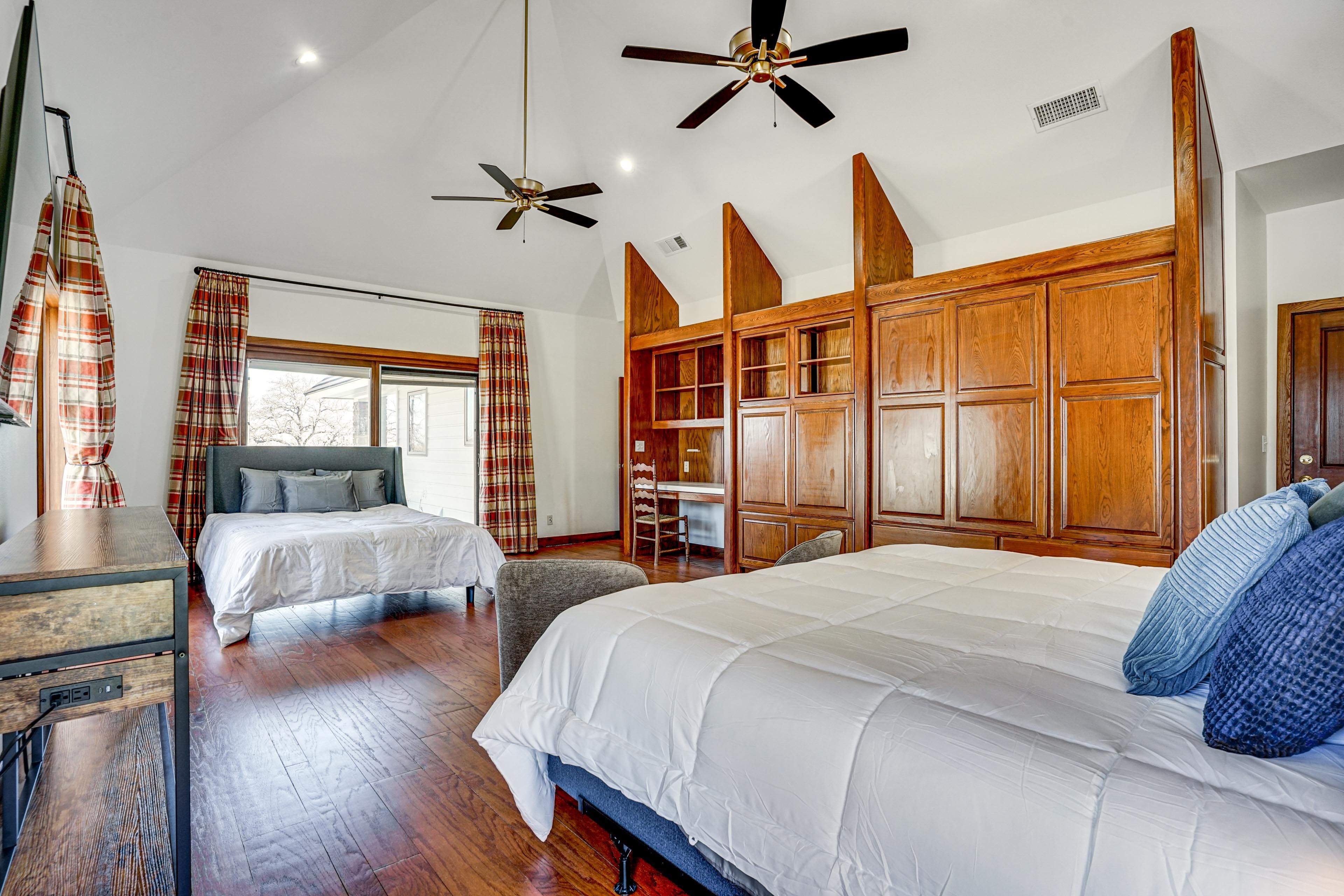 Cottage | Bedroom 5 | 1 King Beds