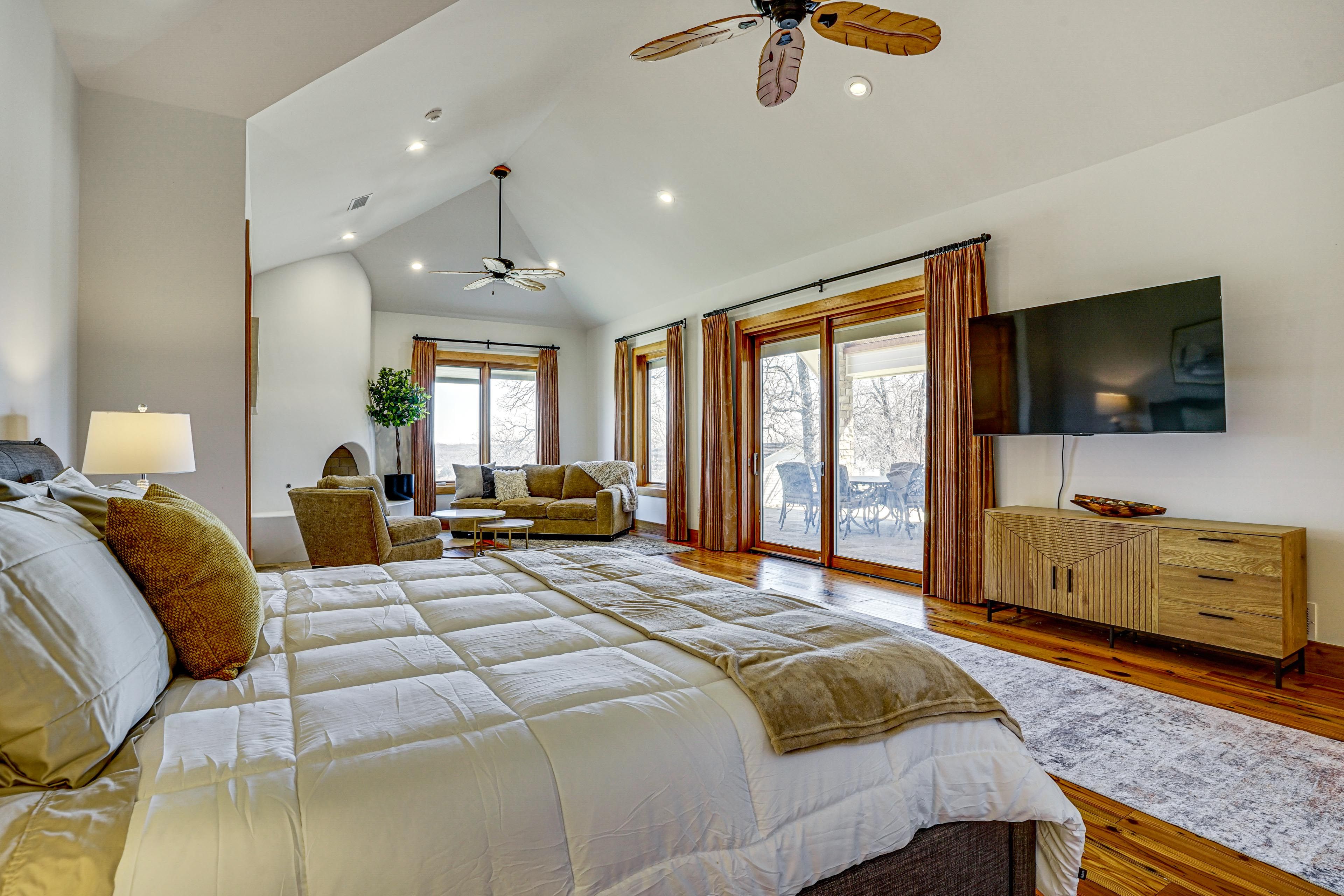 Manor | Bedroom Suite 1 | King Bed | Sleeper Sofa | 1st Floor