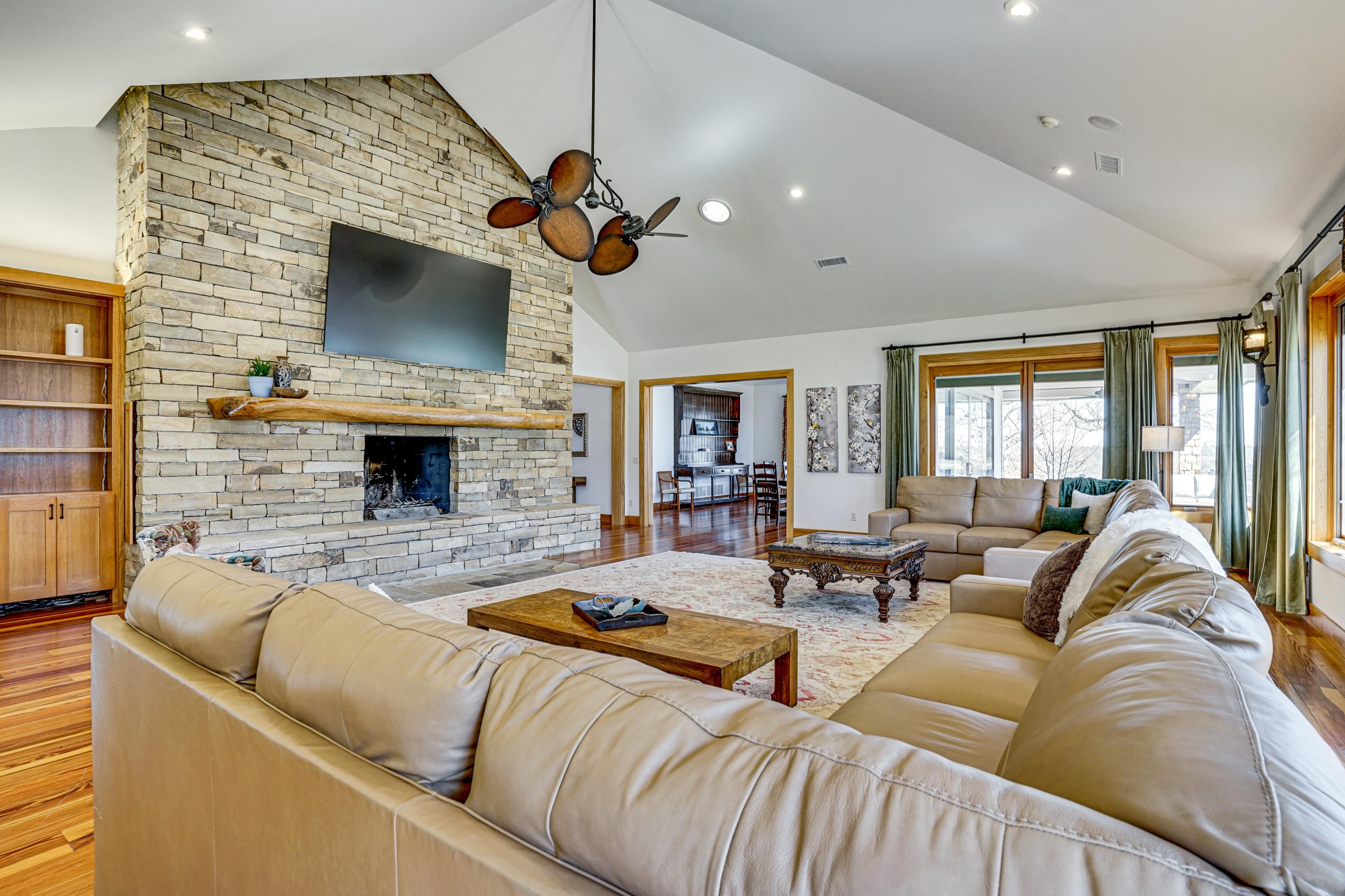 Manor | Living Room | 1st Floor