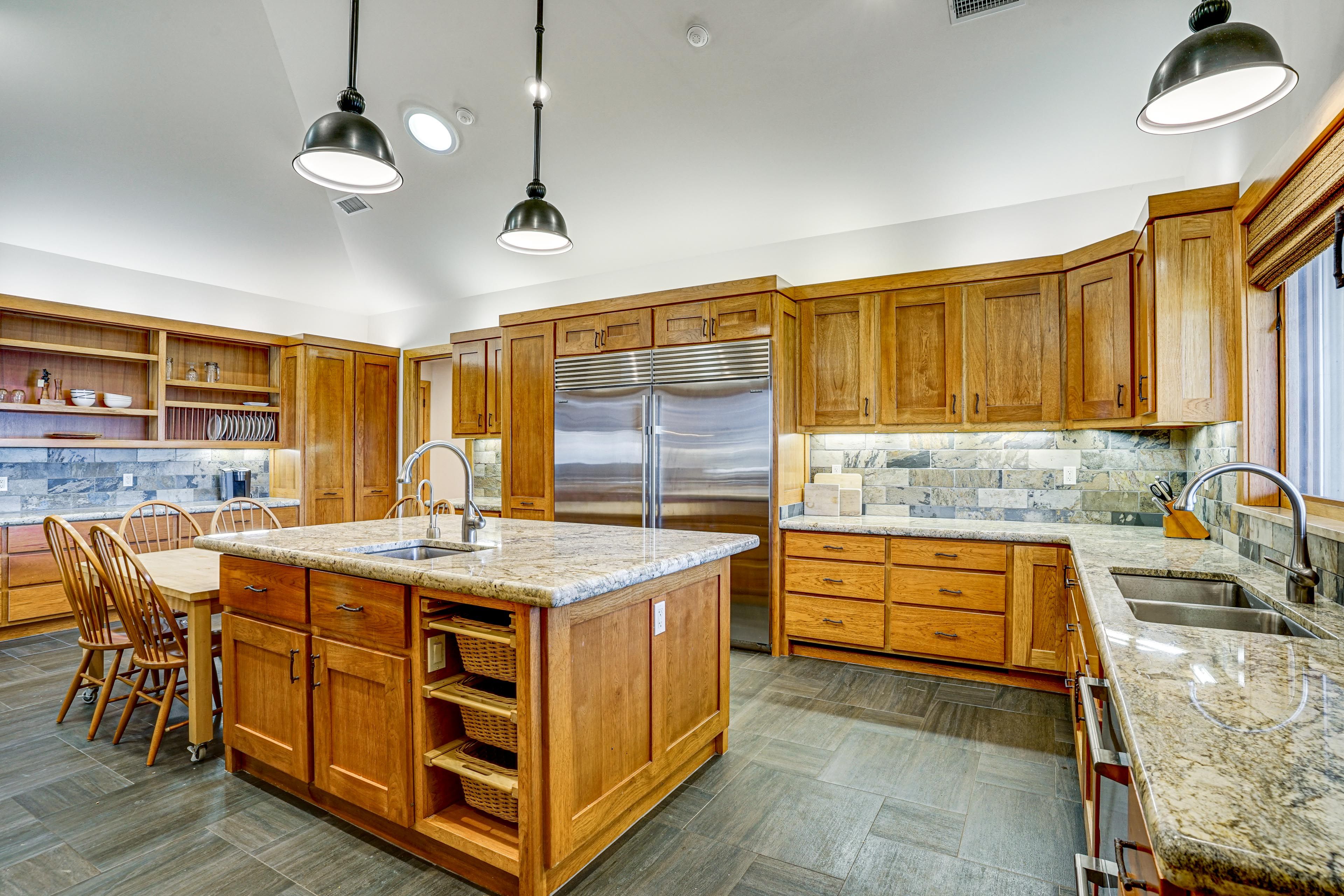 Manor | Kitchen | 1st Floor