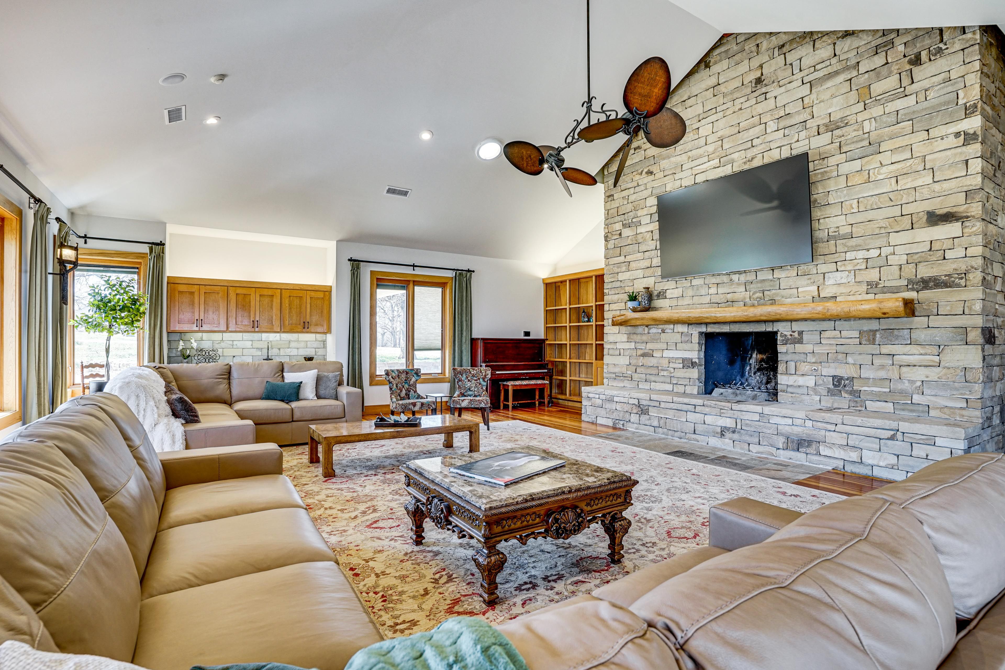 Manor | Living Room | 1st Floor