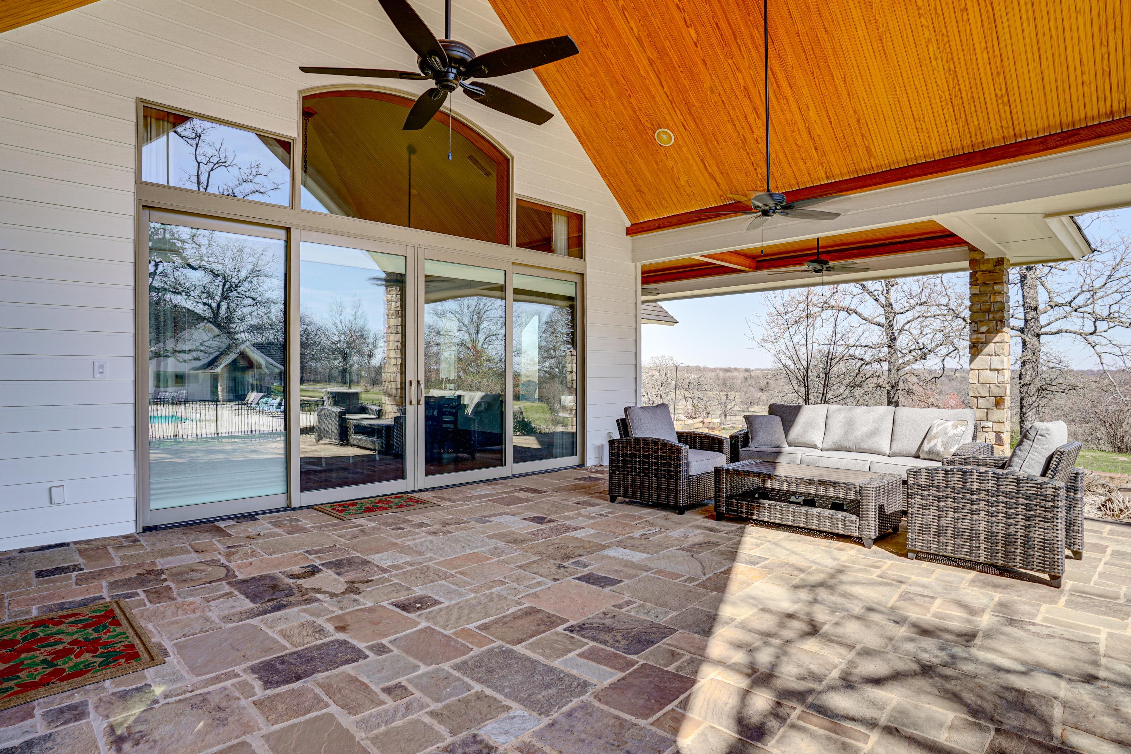 Manor | Covered Patio