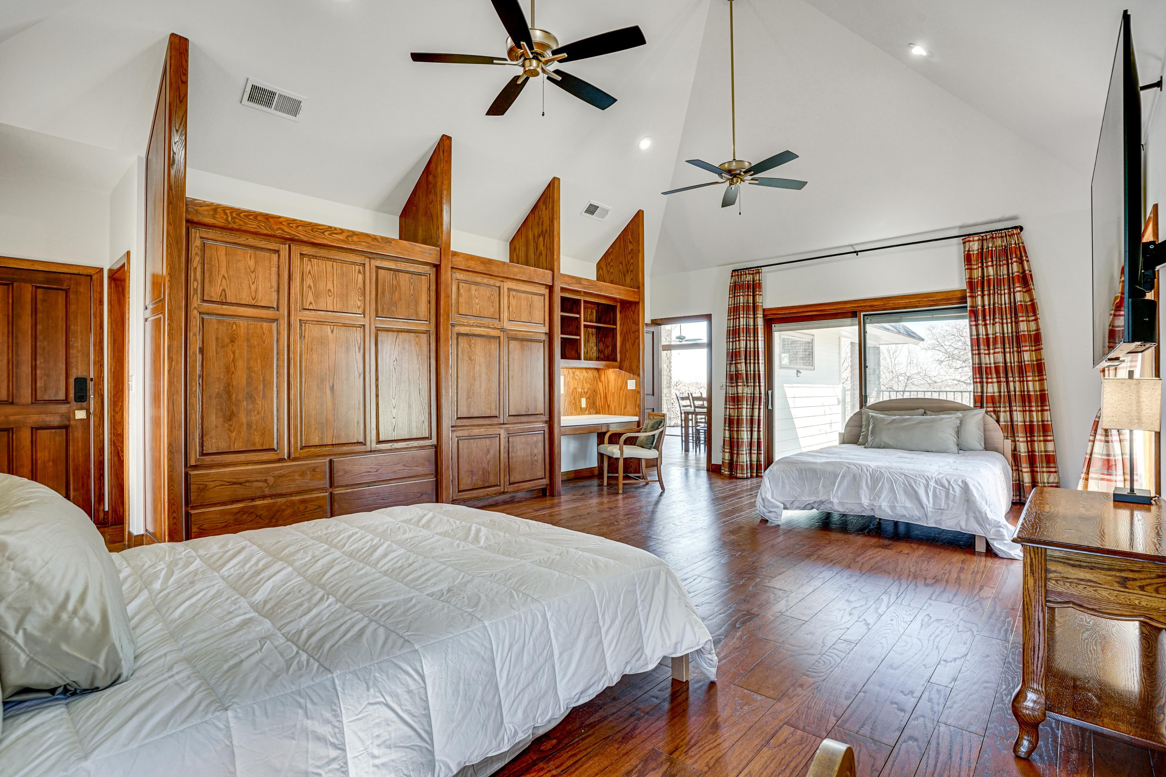 Cottage | Bedroom 6 | 2 Queen Beds