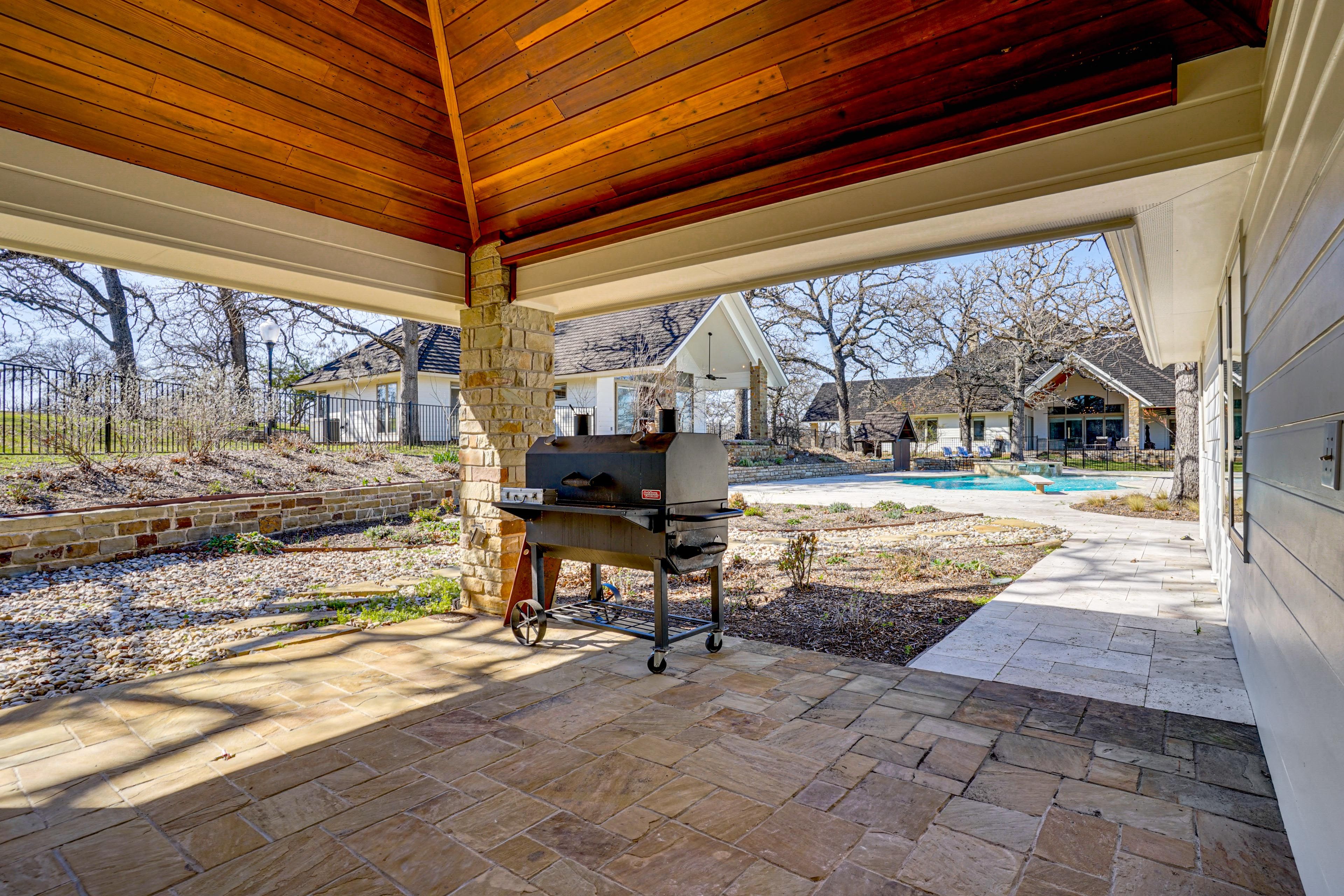 Carriage House Covered Patio