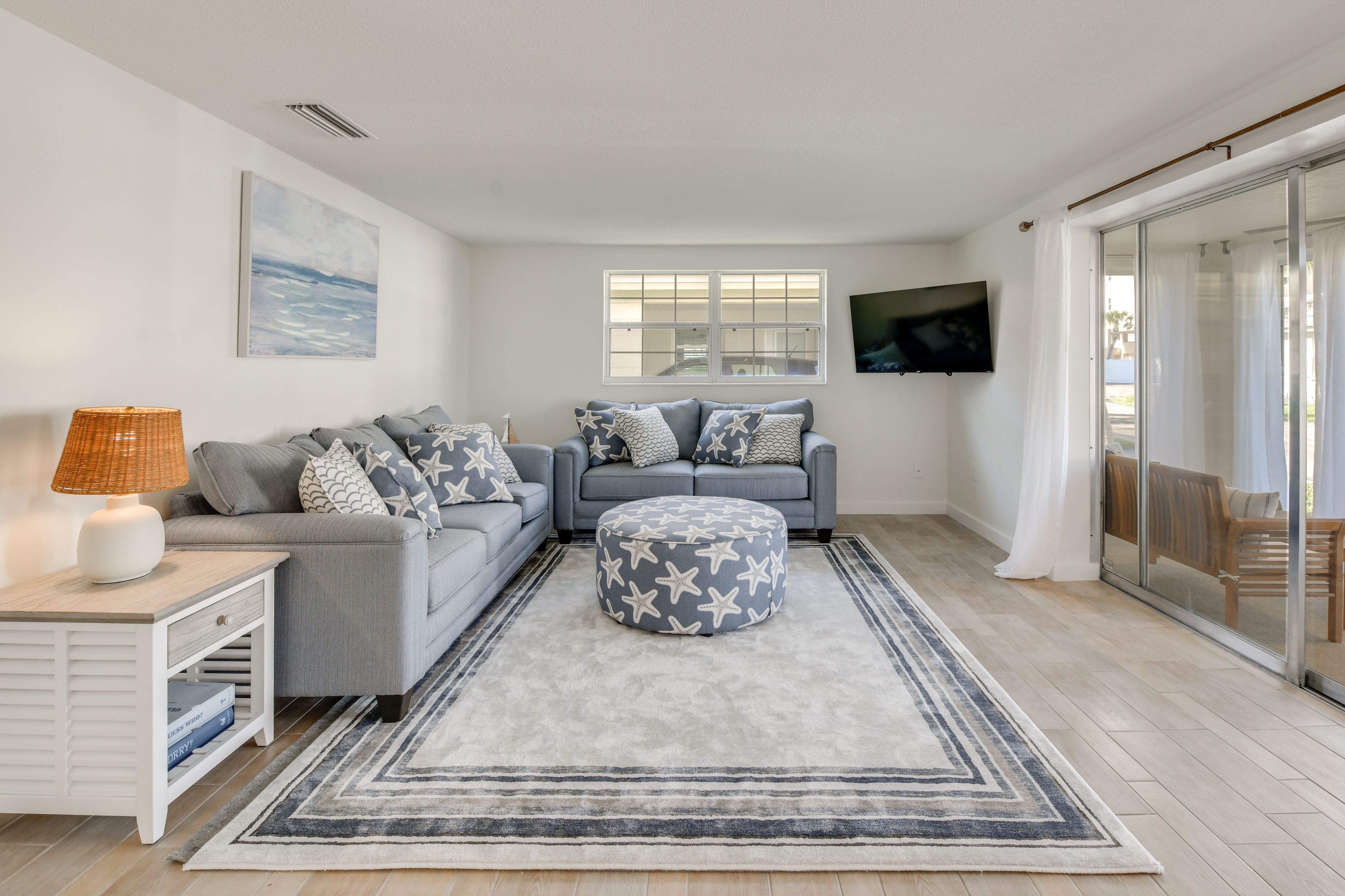 Living Room | Queen Sleeper Sofa