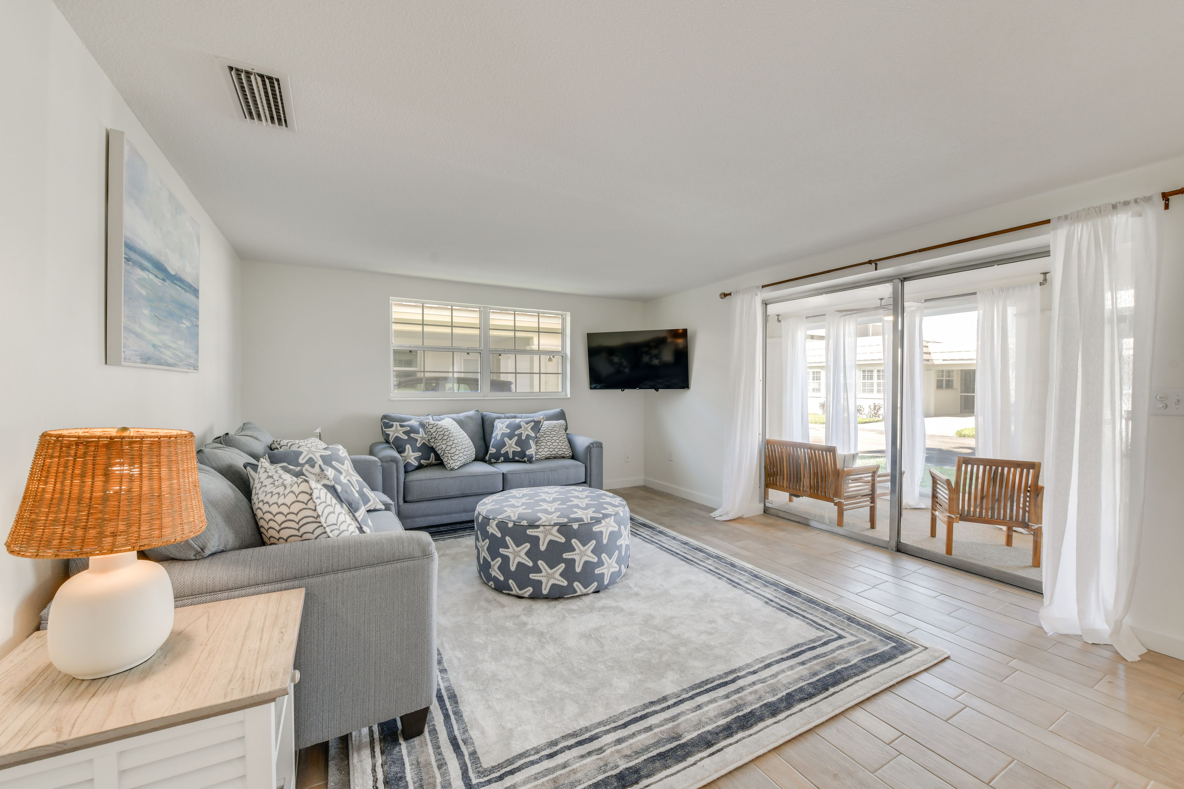 Sarasota Vacation Rental | 2BR | 2BA | 950 Sq Ft | 1 Step to Enter