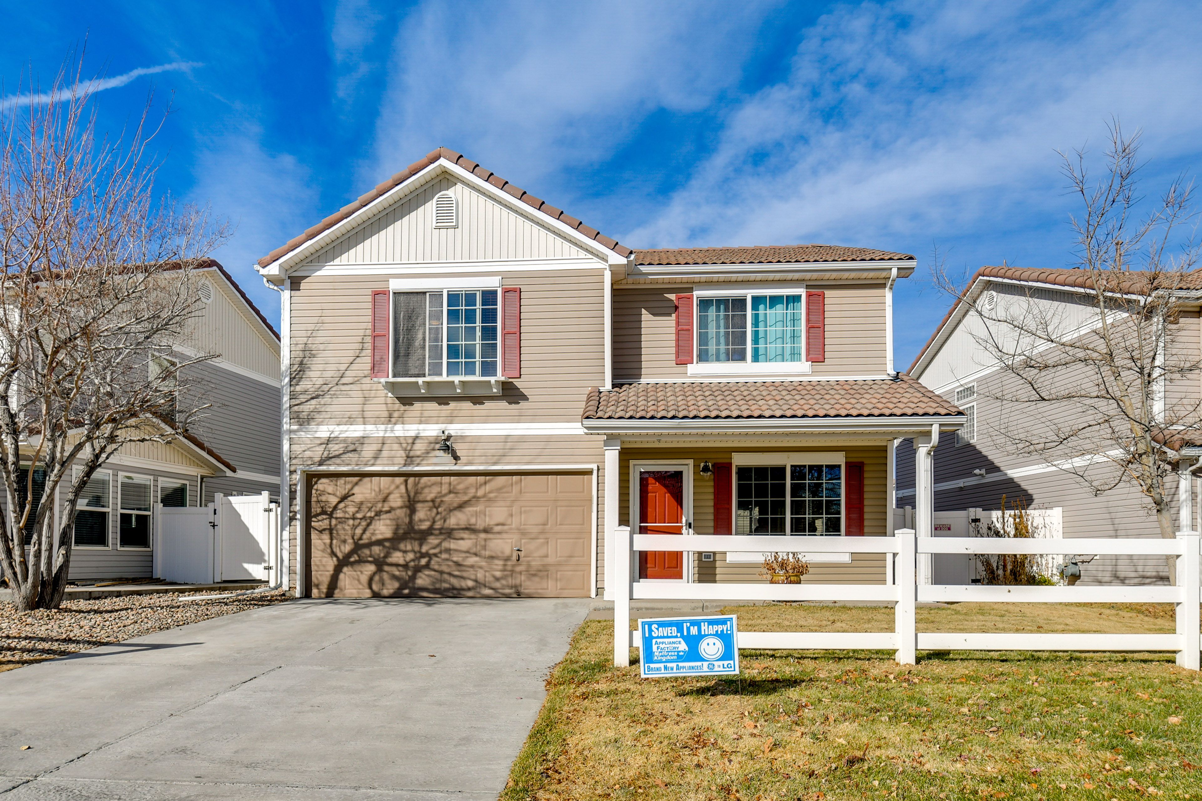 Parking | Garage (2 Vehicles) | Driveway (2 Vehicles) | Free Street Parking
