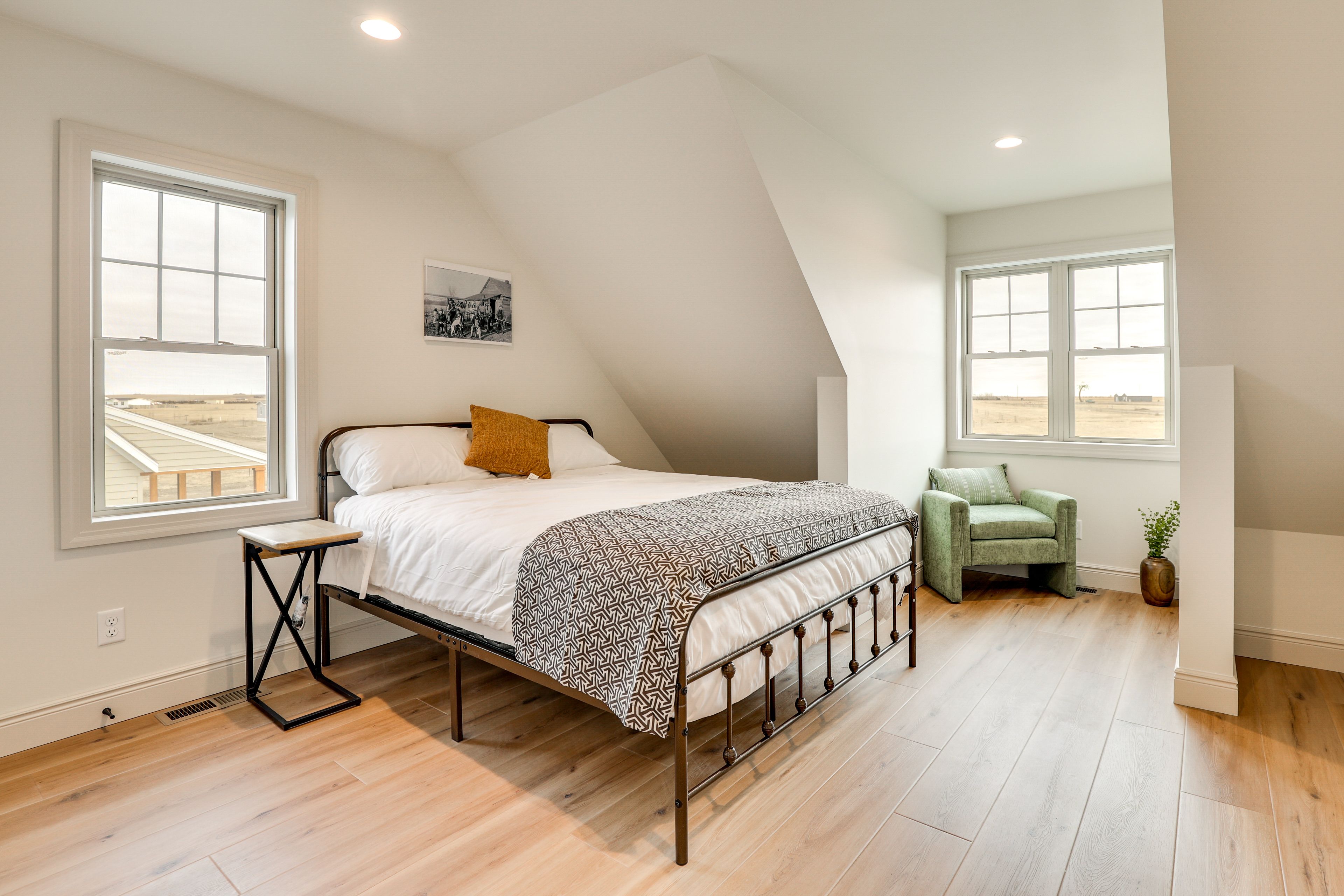 Bedroom 2 | Queen Bed | 2nd Floor