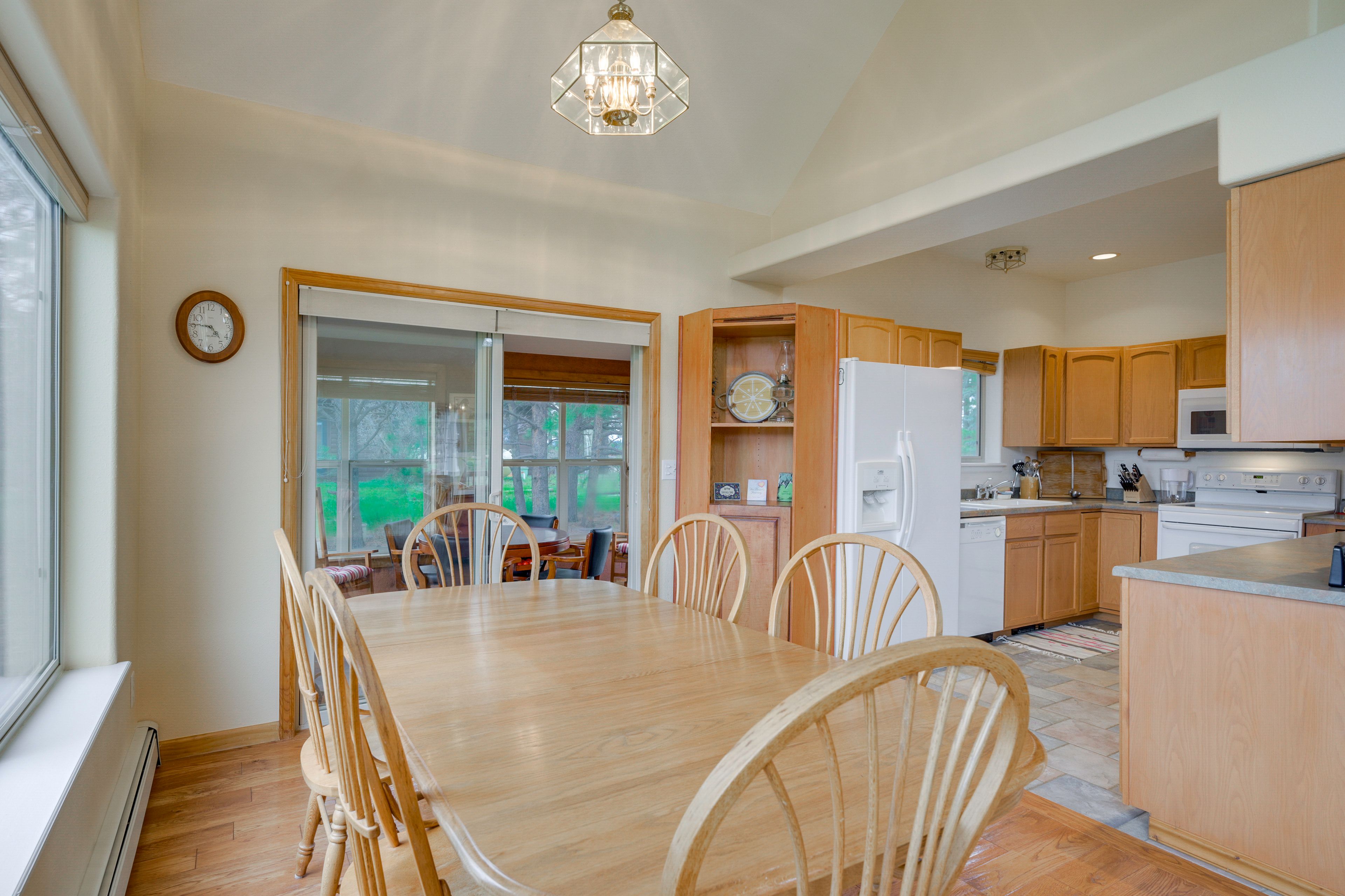 Dining Area | 1st Floor | Dishes & Flatware Provided