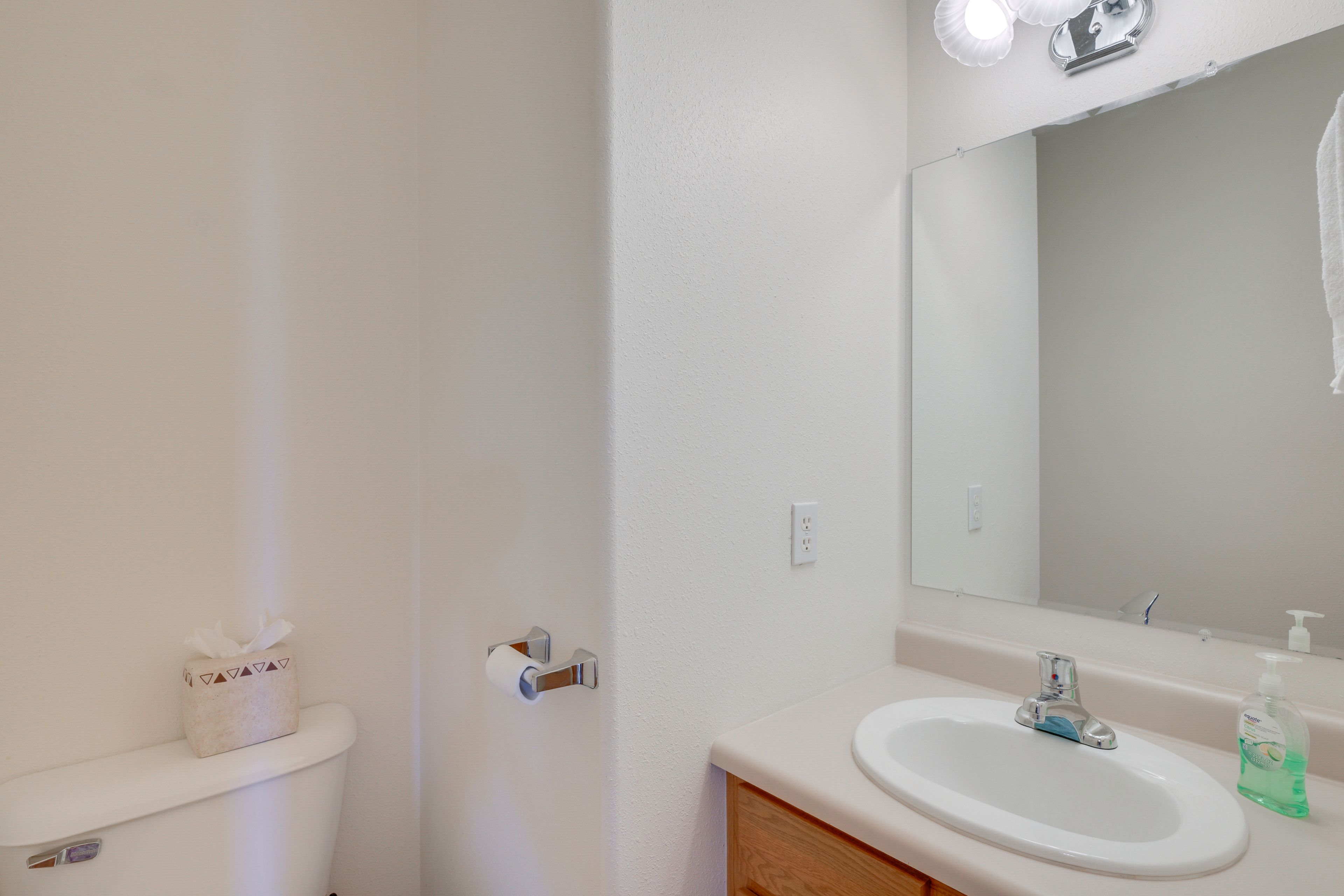 Half Bathroom | 1st Floor