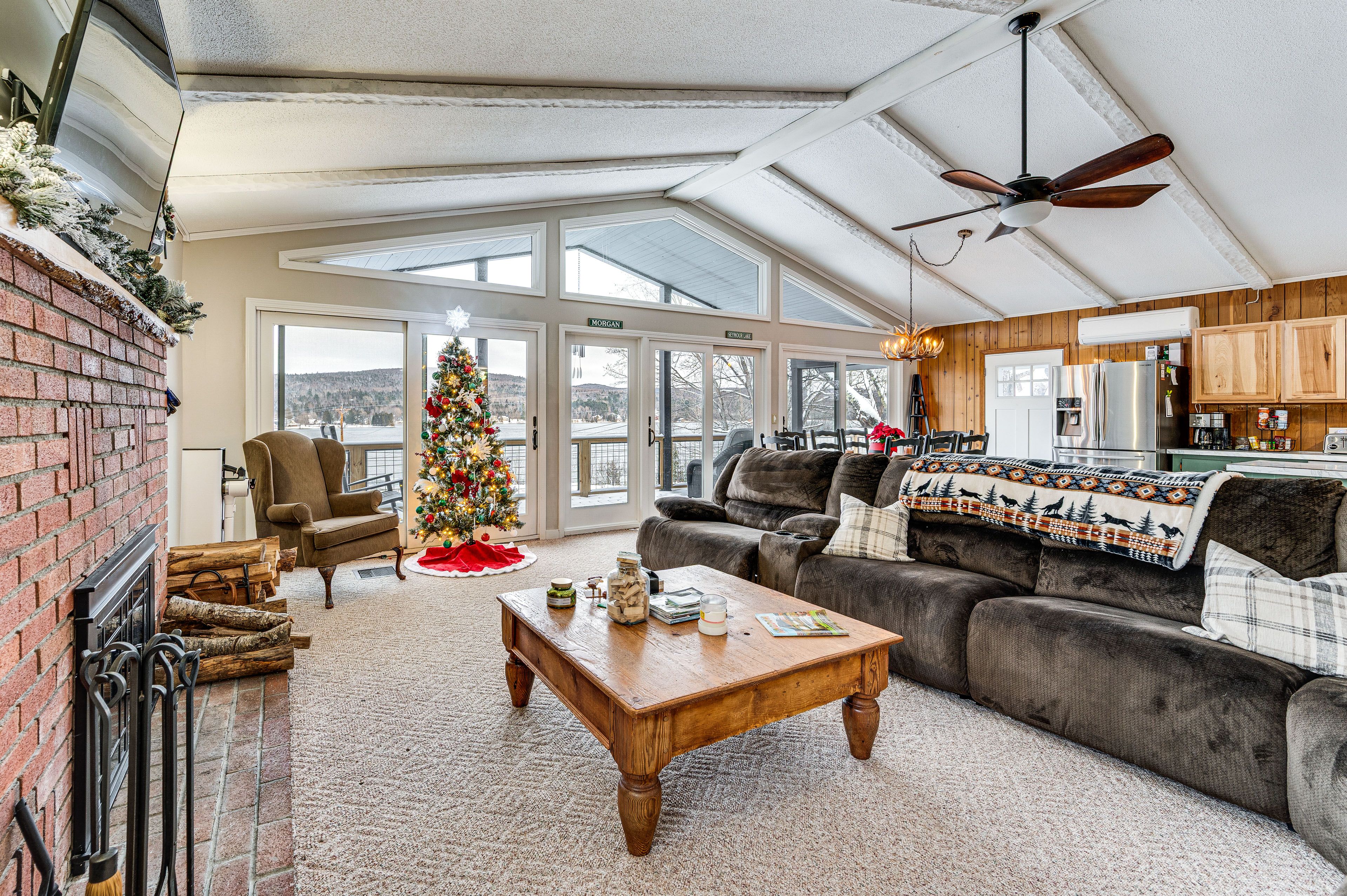 Living Area | Smart TV