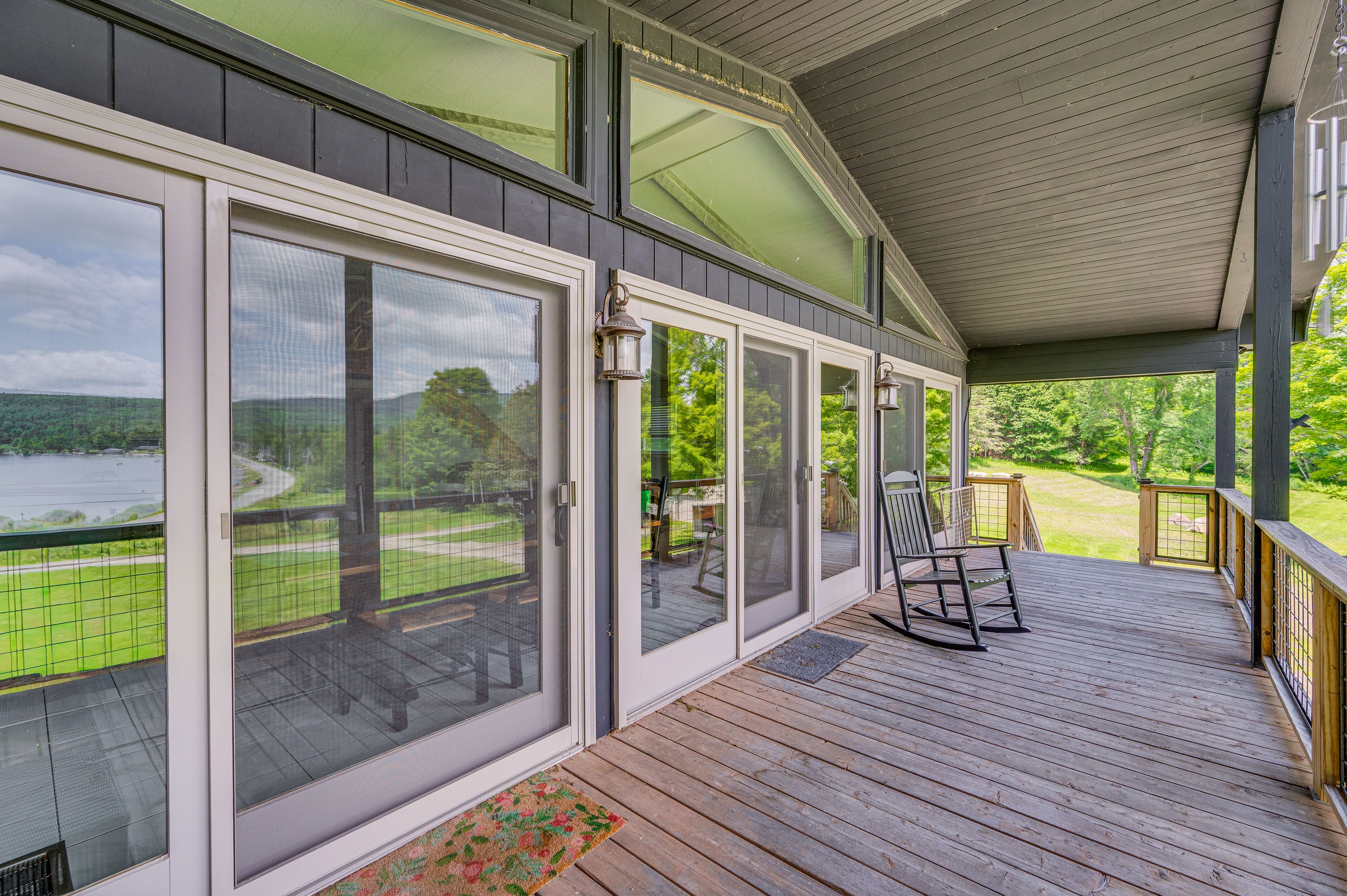 Covered Deck w/ Seating