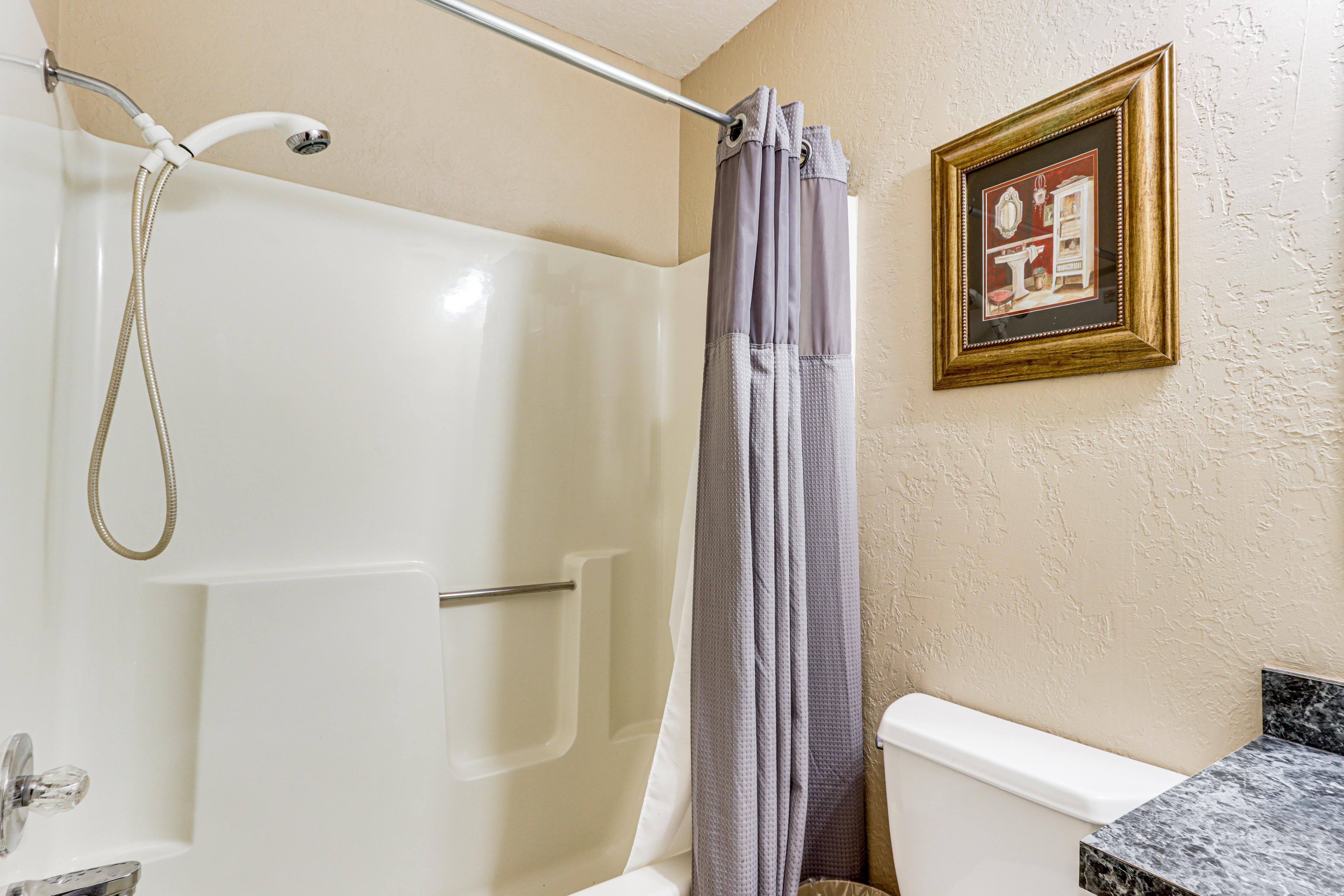 Bathroom | Main Floor