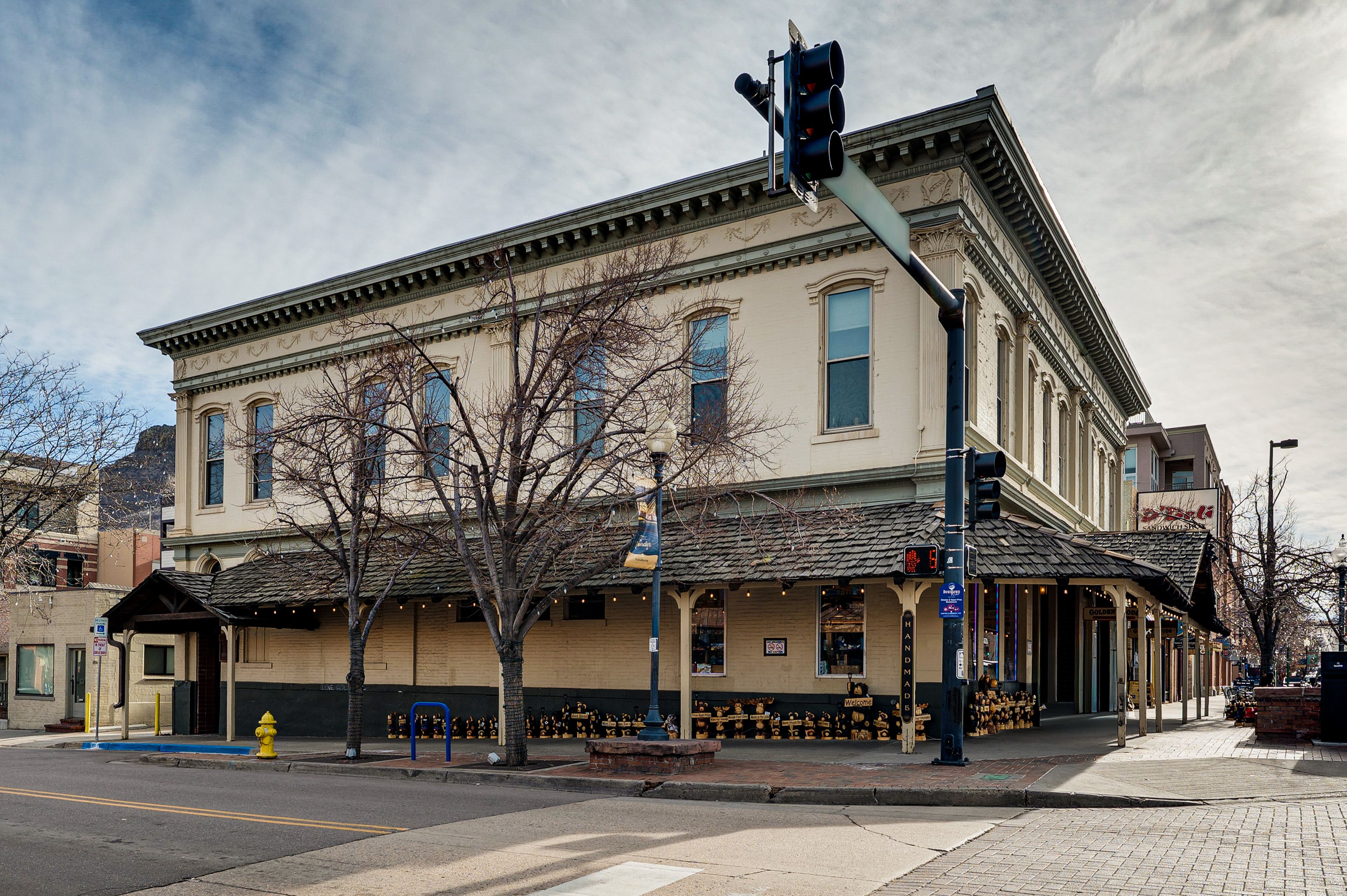 Exterior | Single-Story Unit | 2nd-Floor Condo