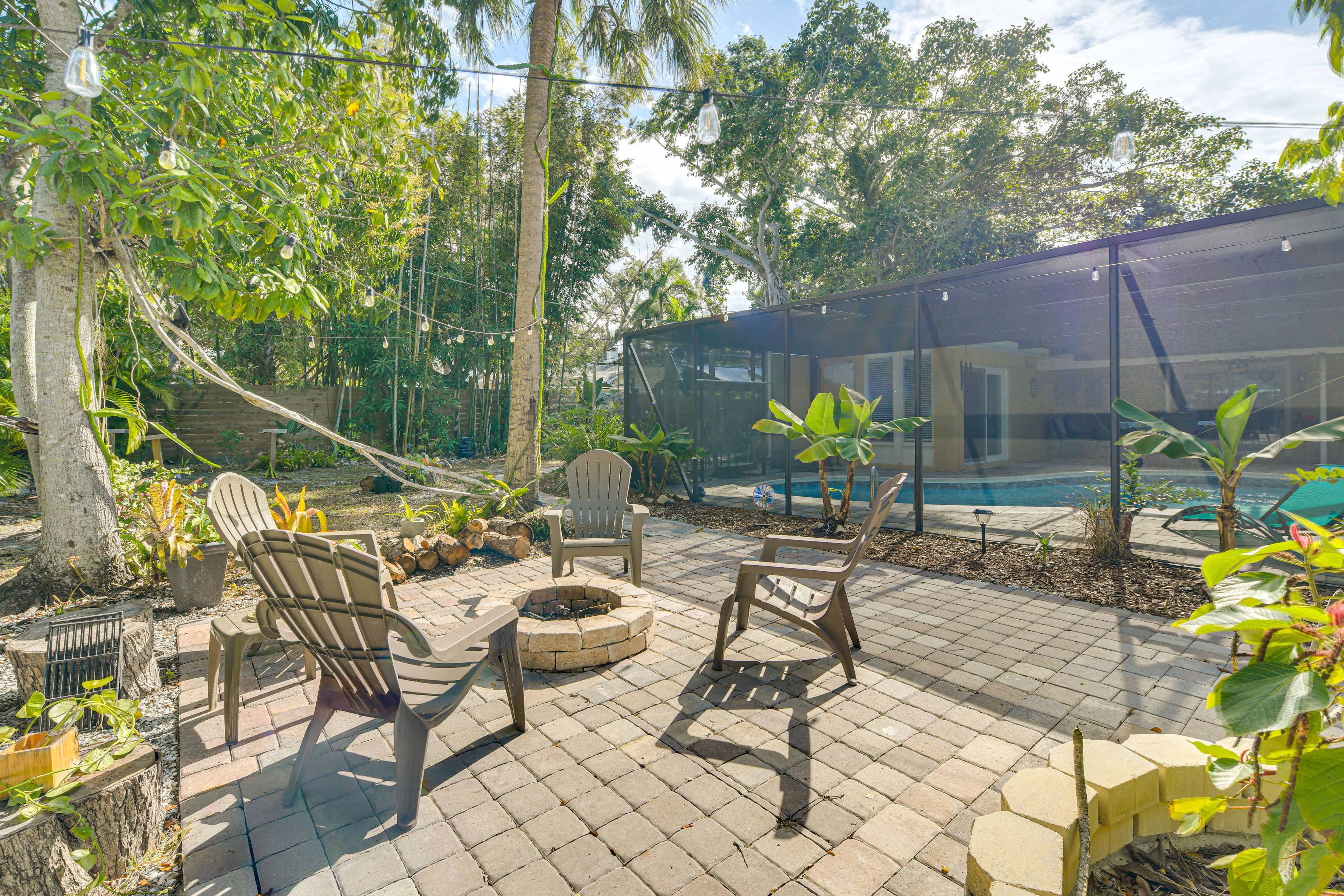 Shared Fenced Yard | Fire Pit | Hammock