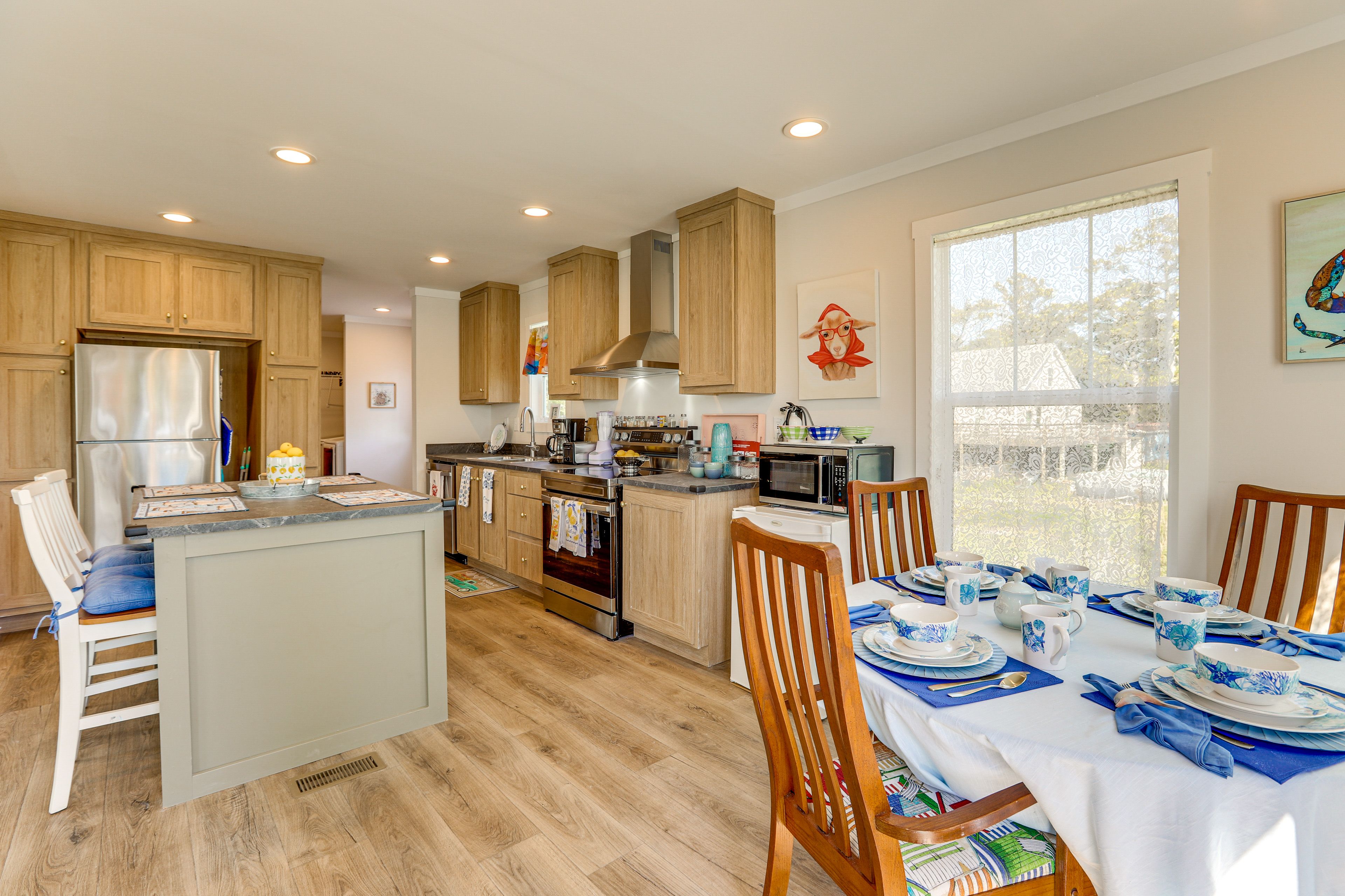 Kitchen | Dining Area