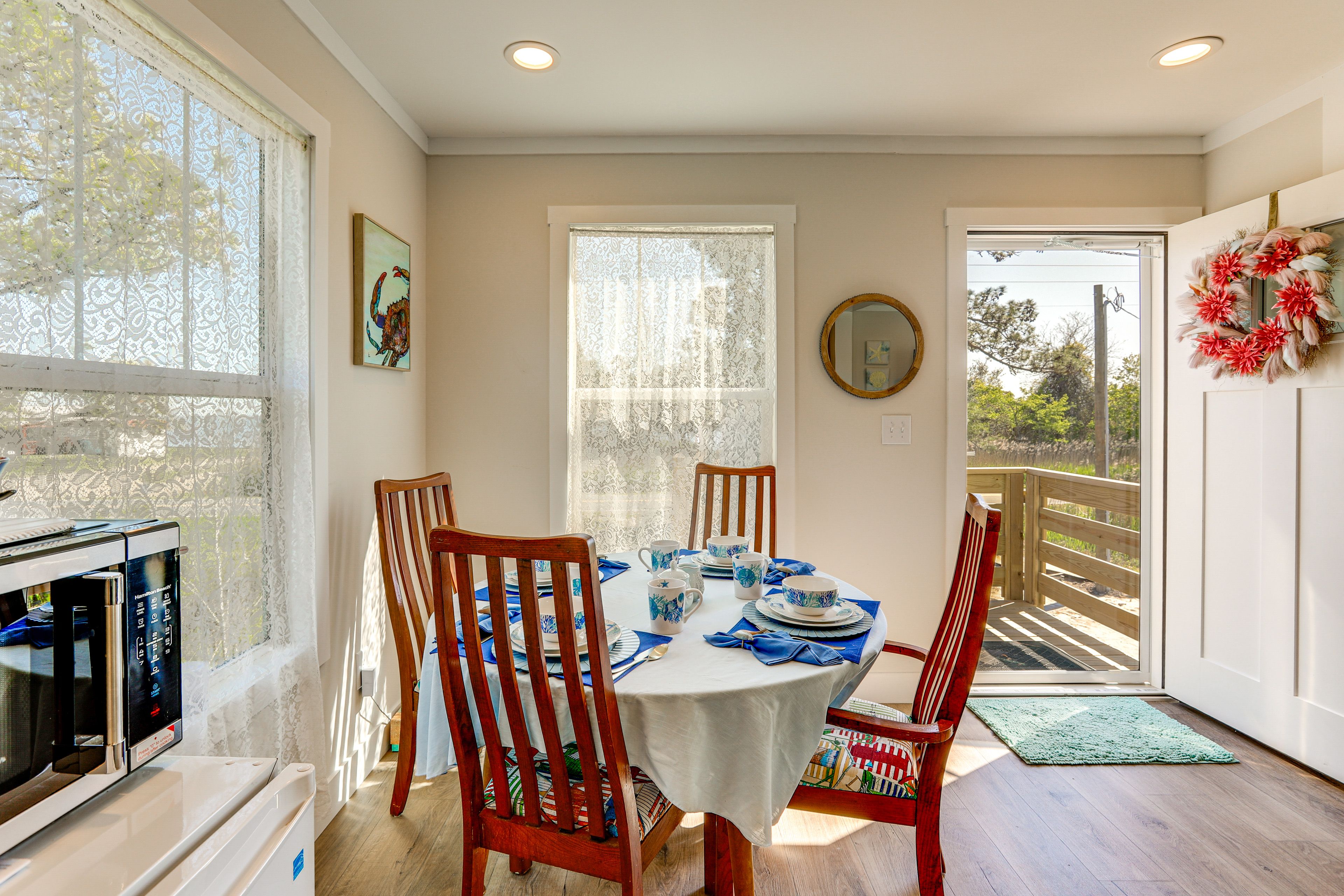 Dining Area | Dishware & Flatware