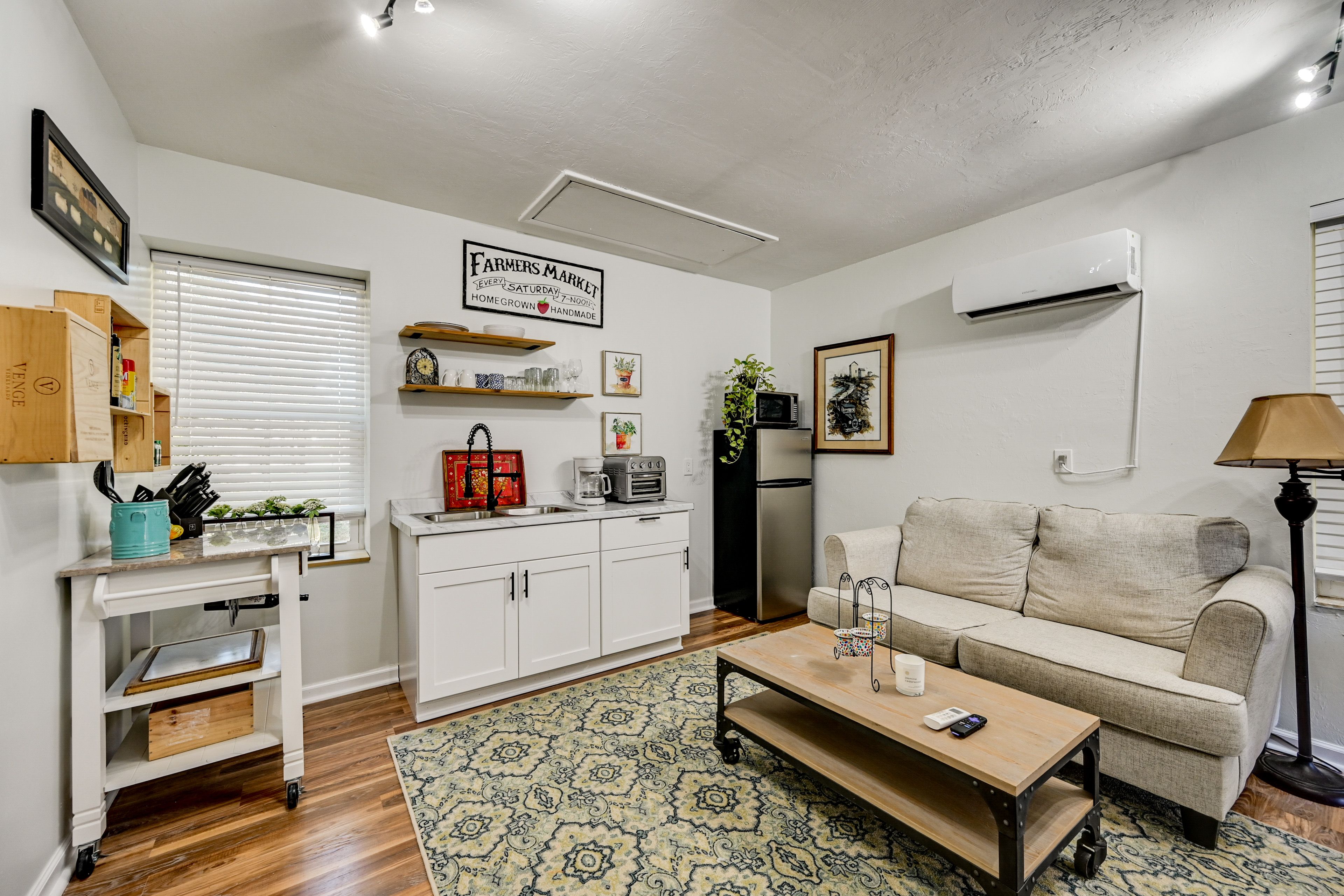 Naples Vacation Rental | Studio | 1BA | 450 Sq Ft | 1 Step to Access