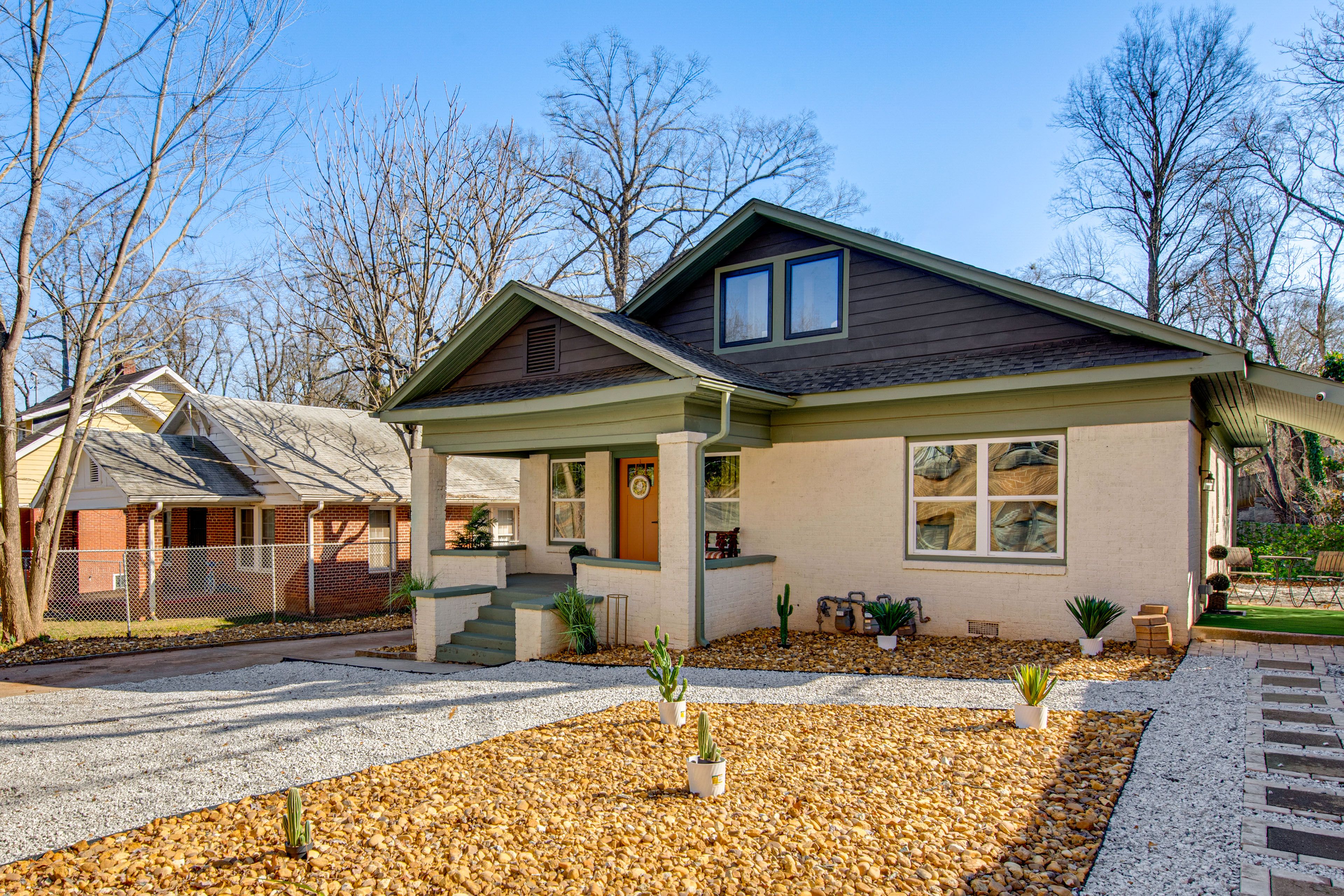 Parking | Driveway (1 Vehicle) | Free Street Parking