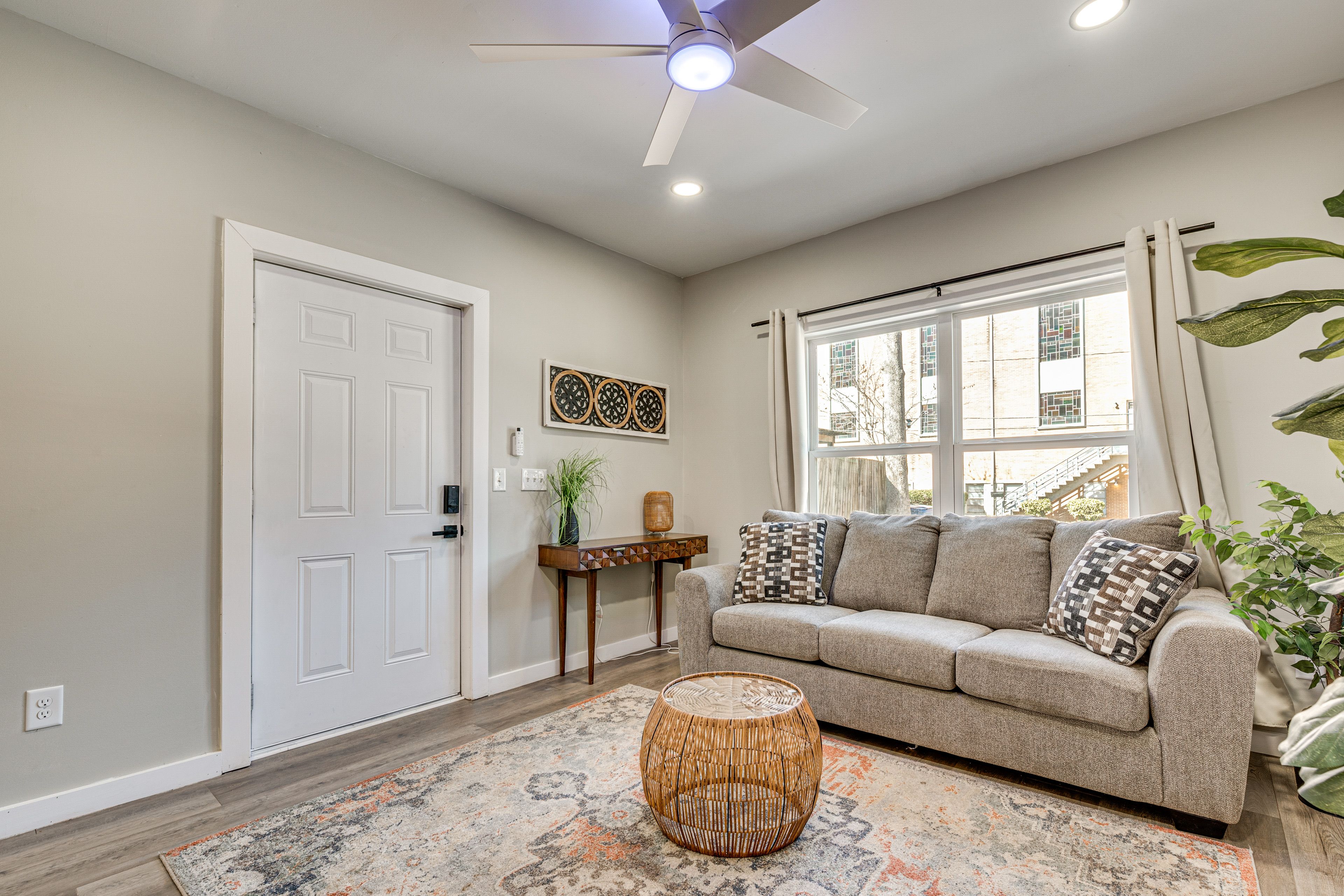 Living Room | Queen Sleeper Sofa