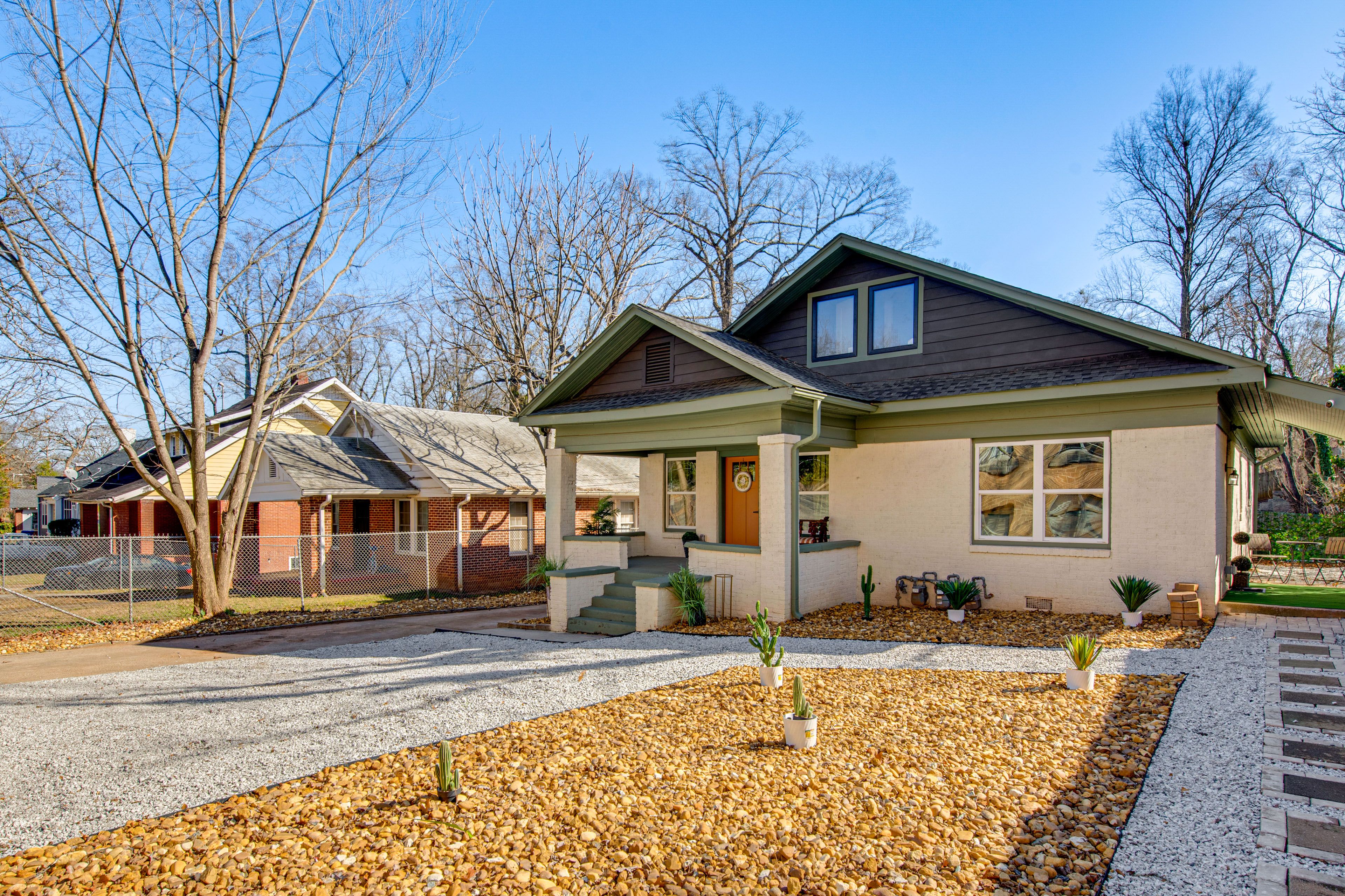 Single-Story Duplex Home | 3 Mi to Clark Atlanta University