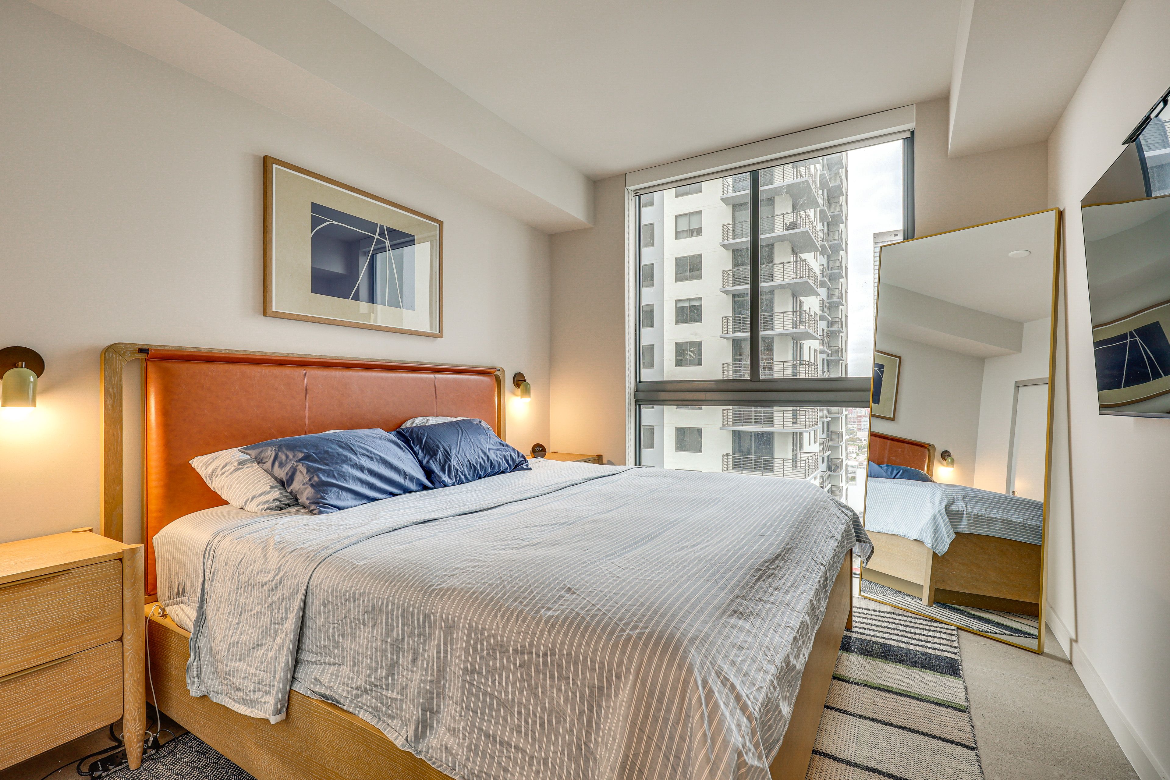 Bedroom 1 | King Bed