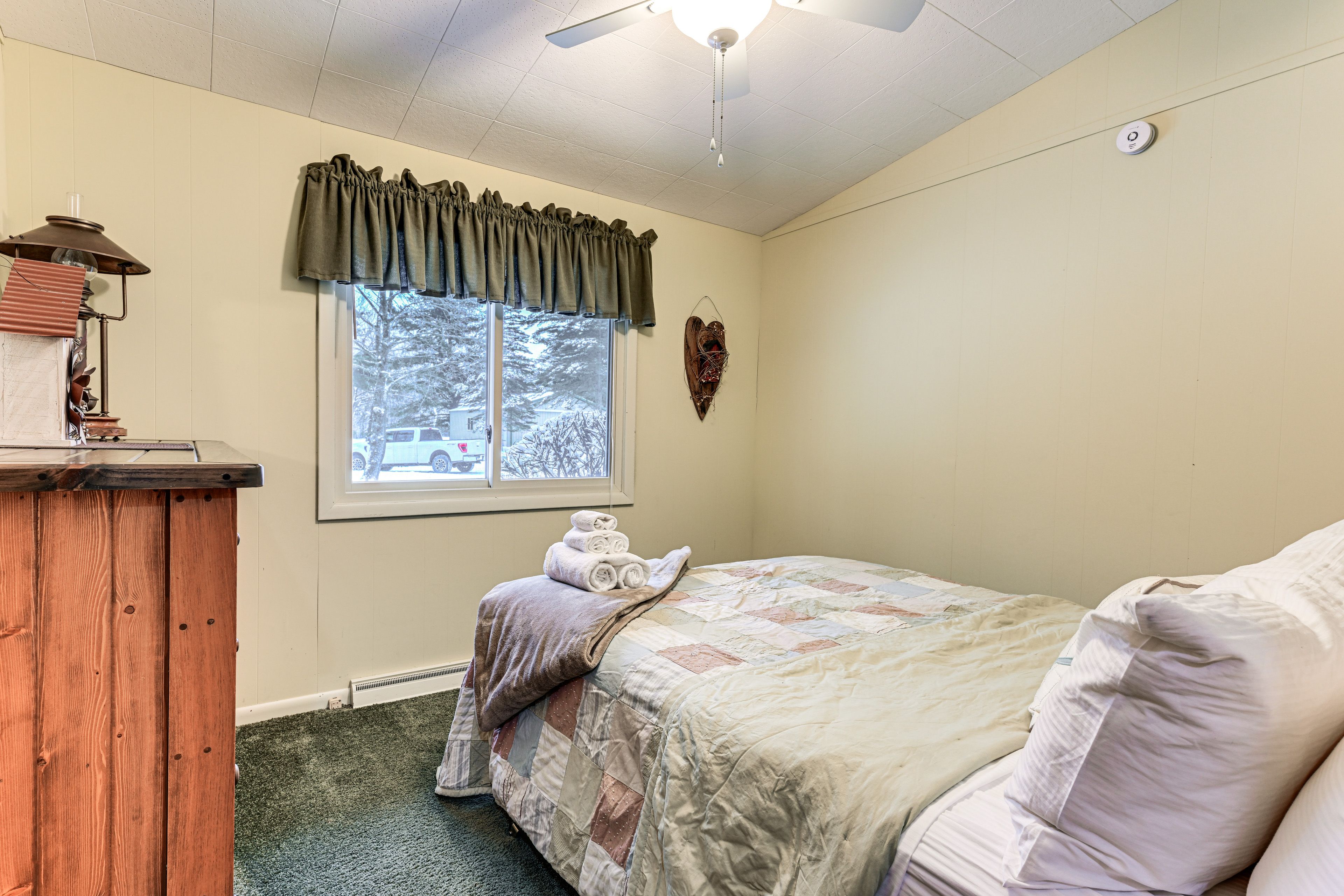 Bedroom 3 | Queen Bed | 1st Floor