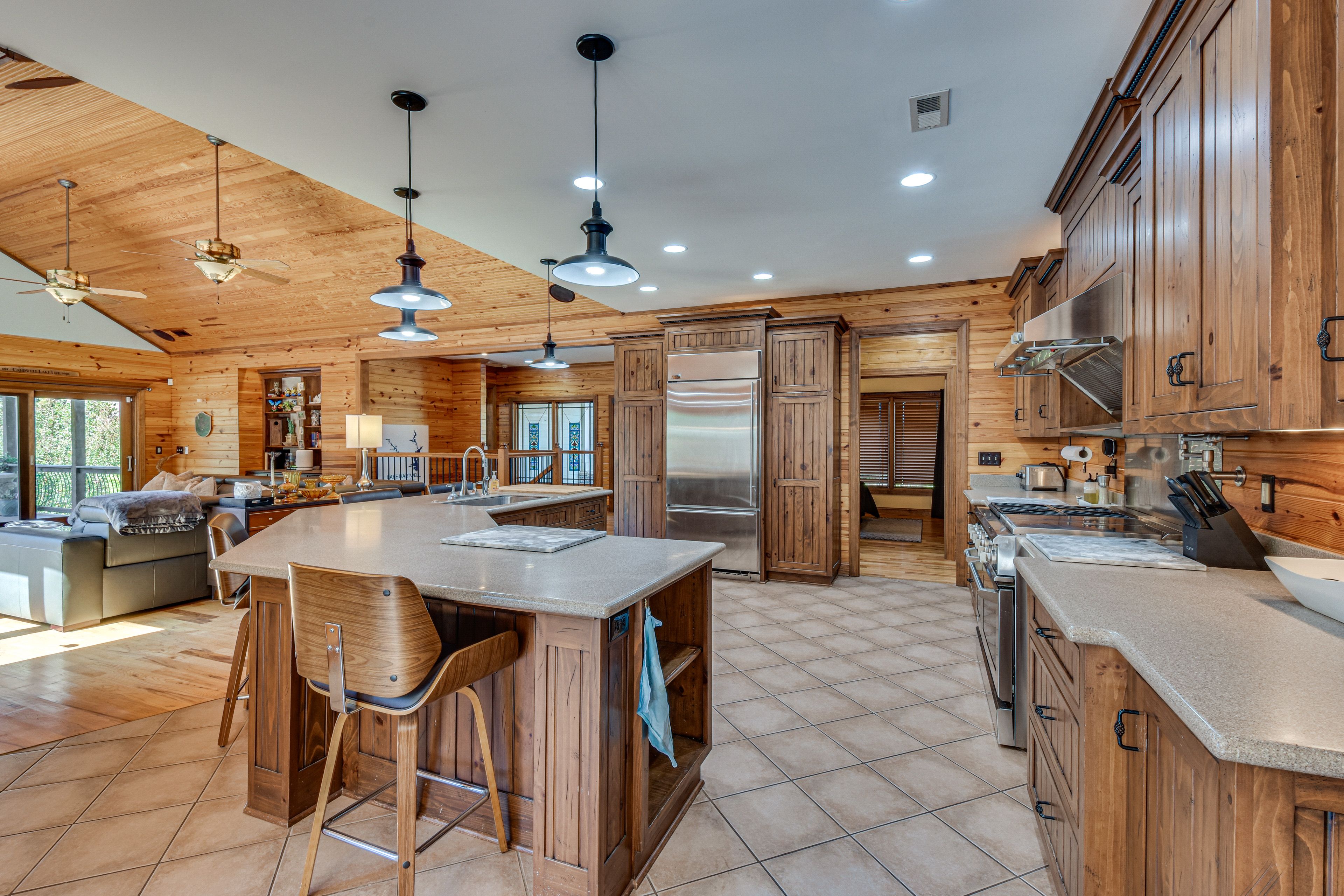 Kitchen | Main Level