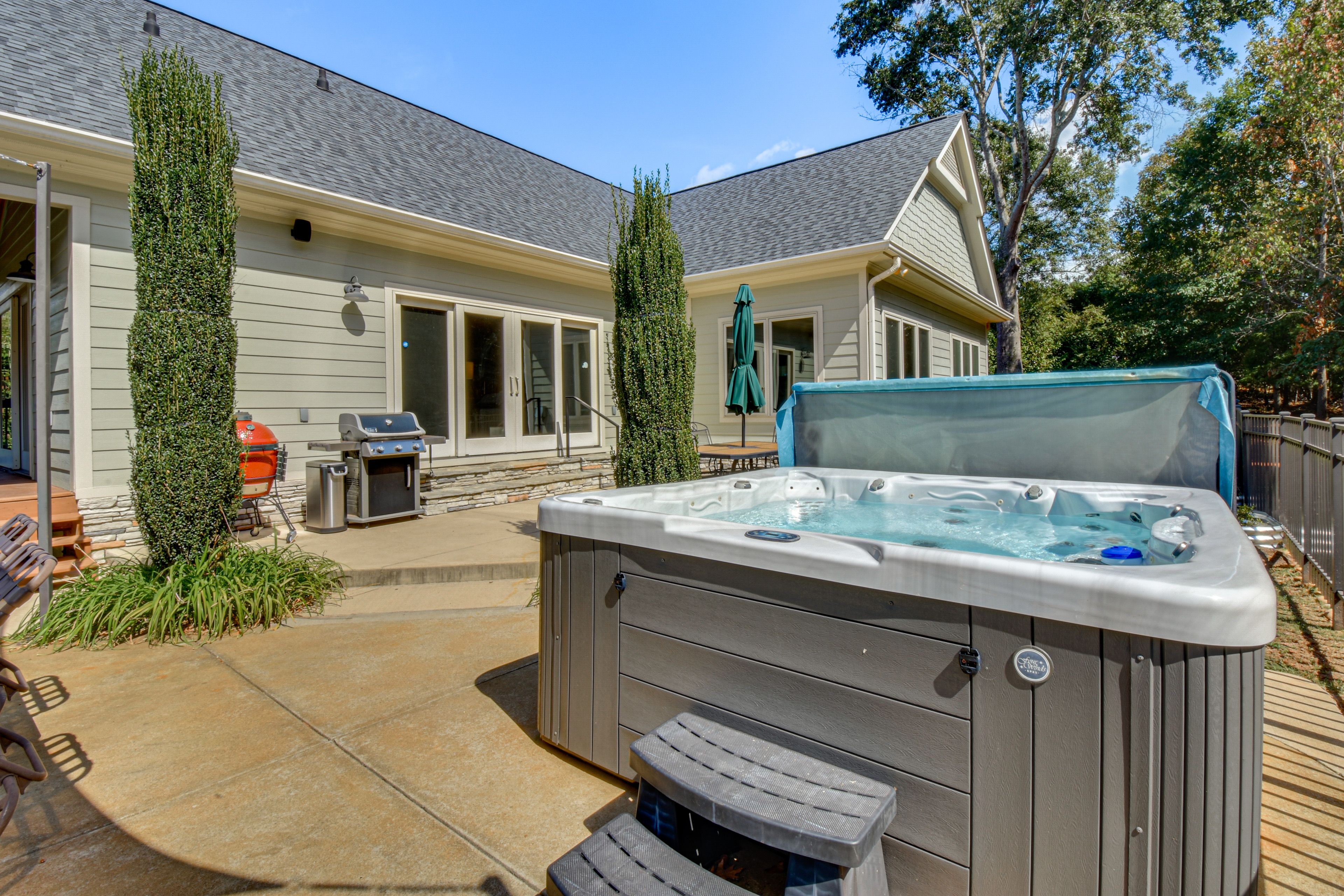 Patio | Hot Tub