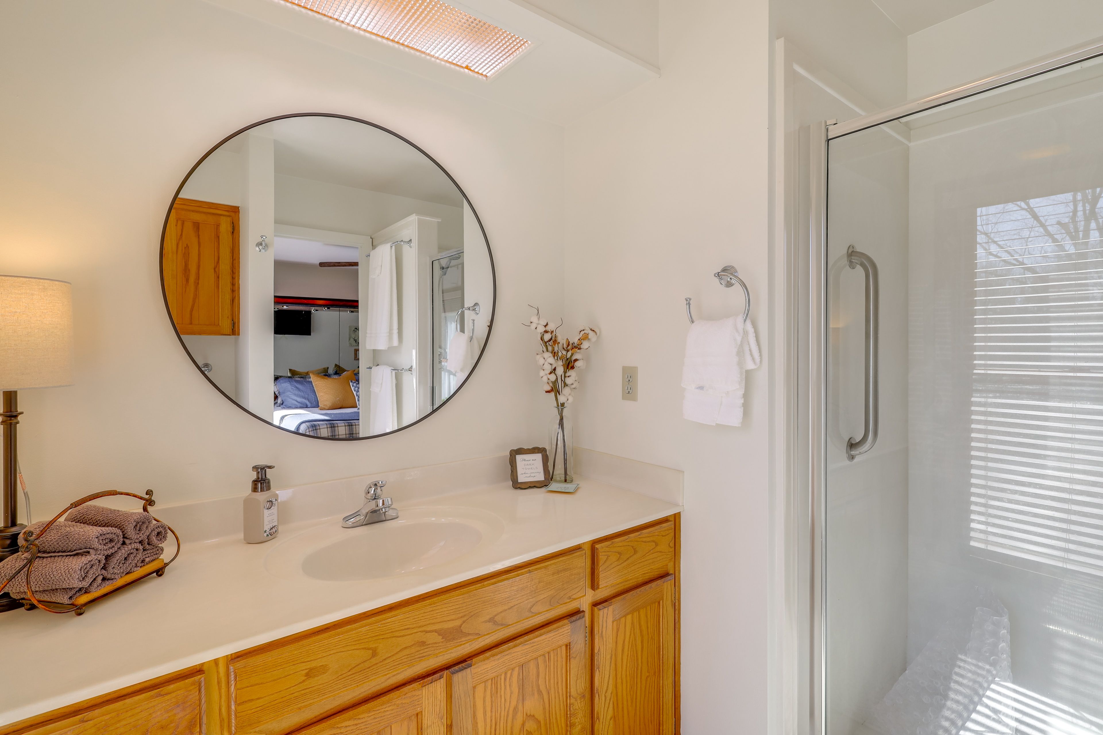 En-Suite Bathroom | Towels & Linens Provided