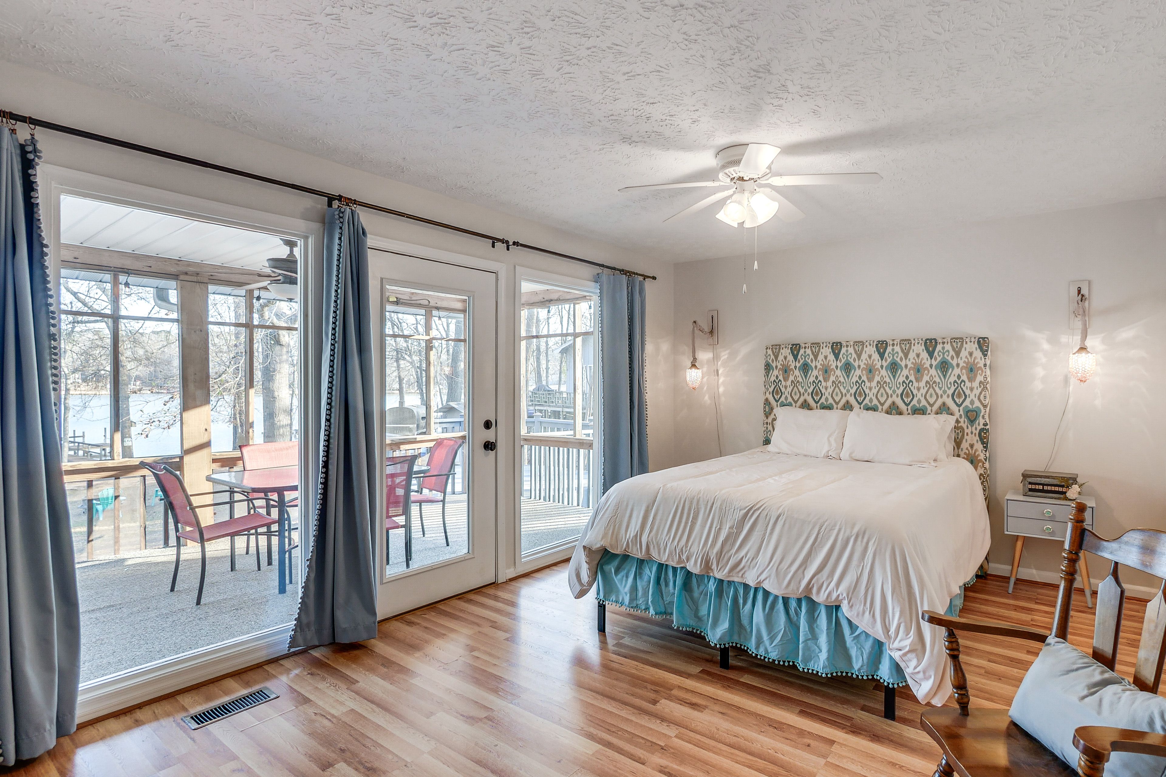 Bedroom 1 | 1st Floor  | Queen Bed